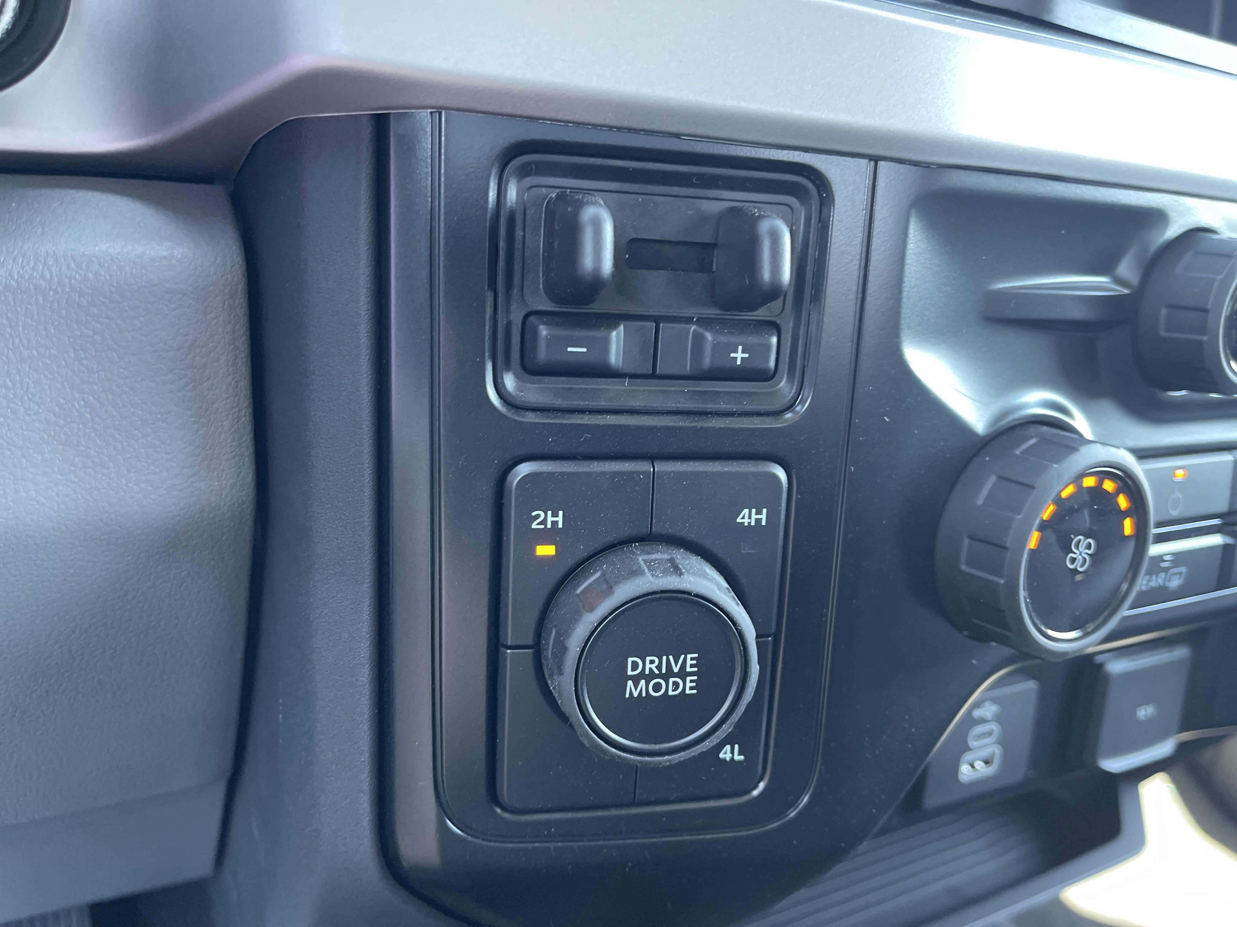 2026 Ford Super Duty F-350 DRW XLT