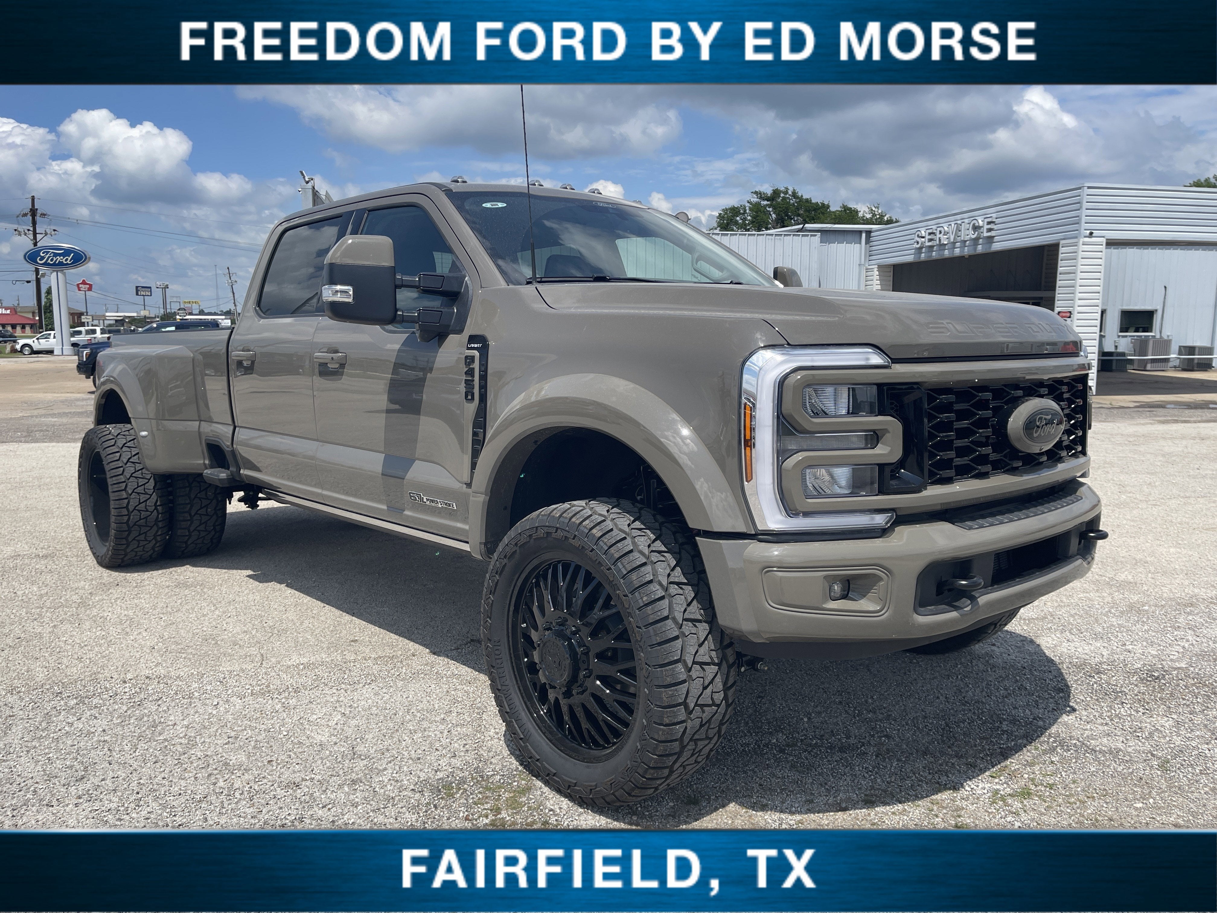 2026 Ford F-450 Lariat 4x4 Crew Cab 8' Box DRW's photo