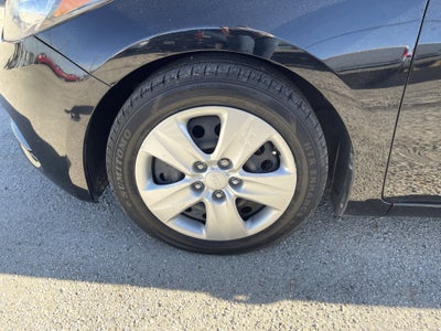 2016 Kia Forte 5-Door LX