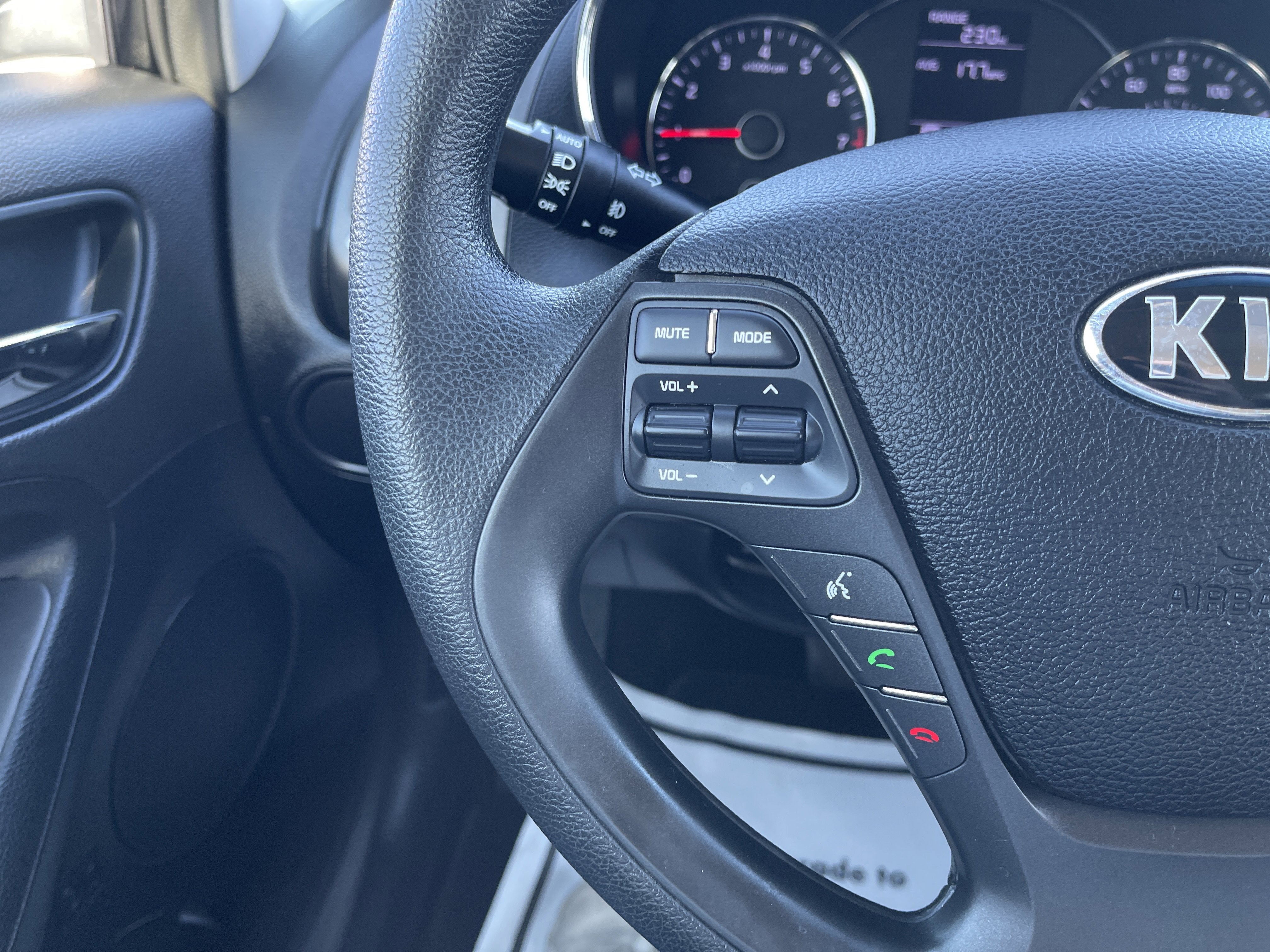 2016 Kia Forte 5-Door LX