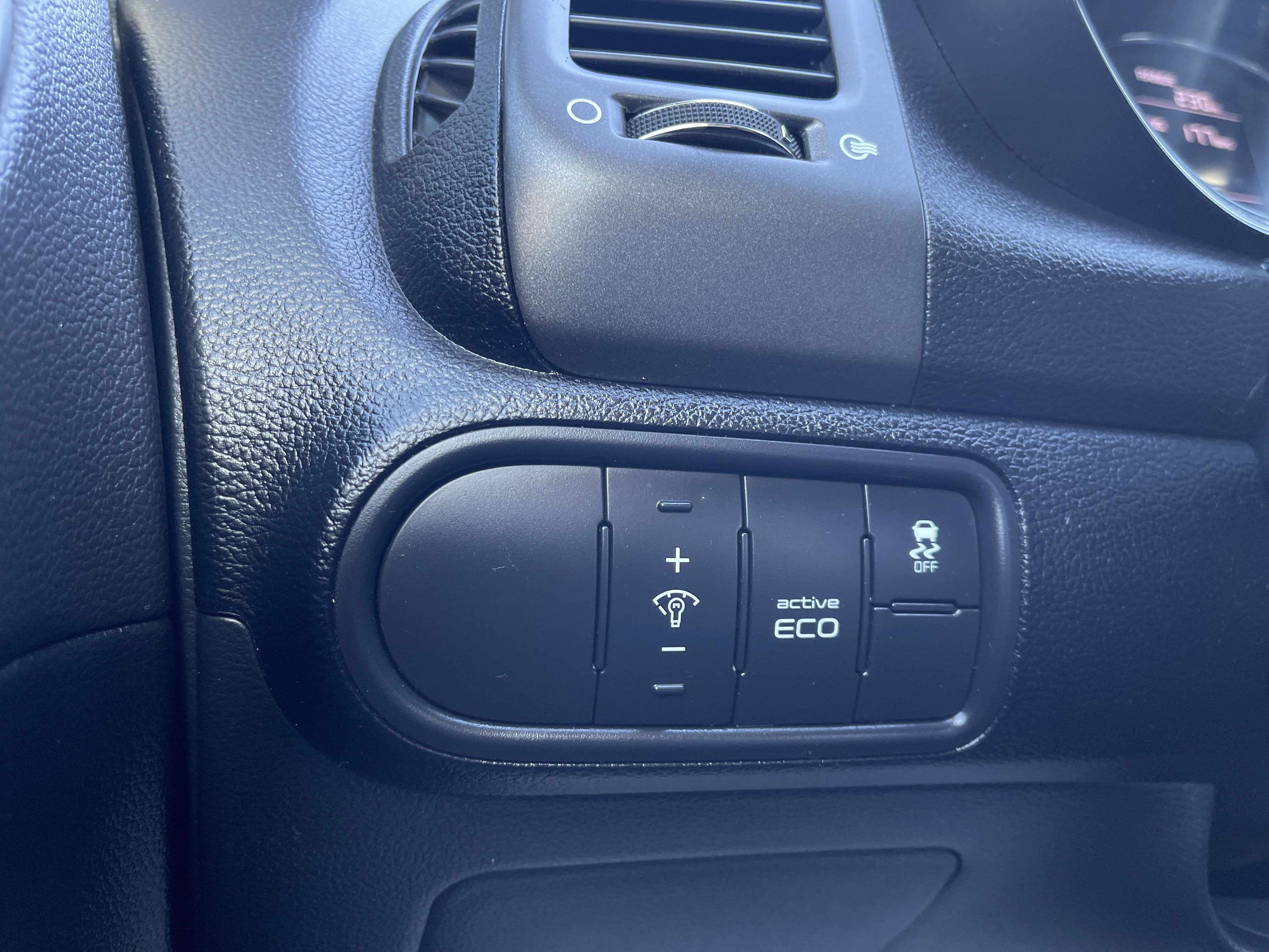 2016 Kia Forte 5-Door LX