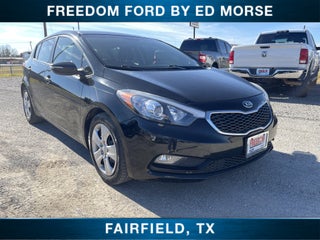 2016 Kia Forte 5-Door LX