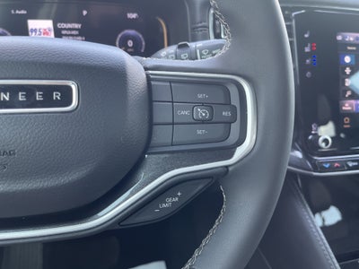 2023 Jeep Wagoneer Base
