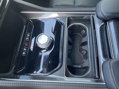2023 Jeep Wagoneer Base