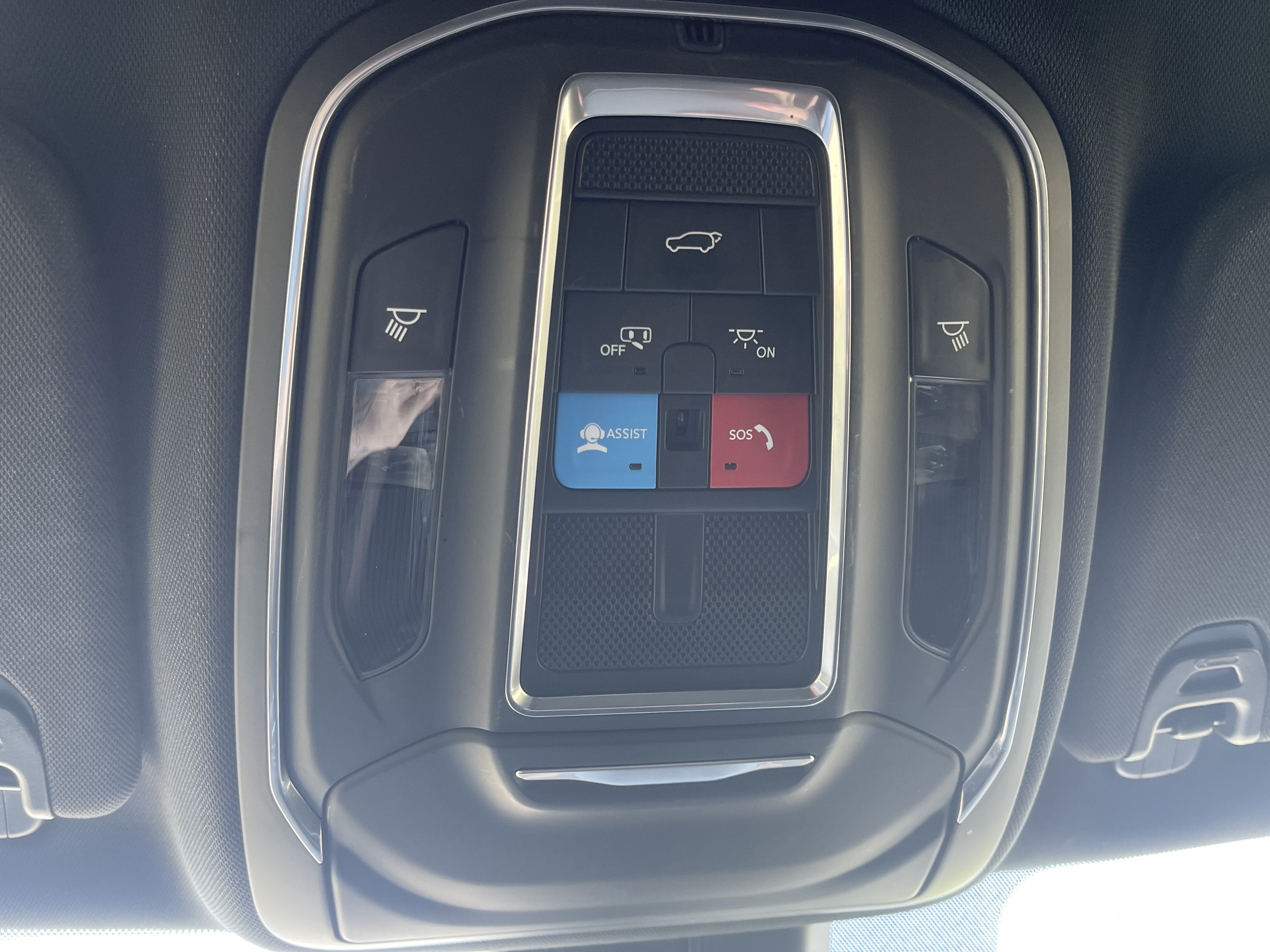 2023 Jeep Wagoneer Base