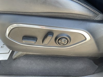 2023 Jeep Wagoneer Base