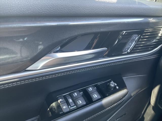2023 Jeep Wagoneer Base