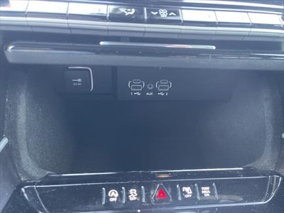 2023 Jeep Wagoneer Base