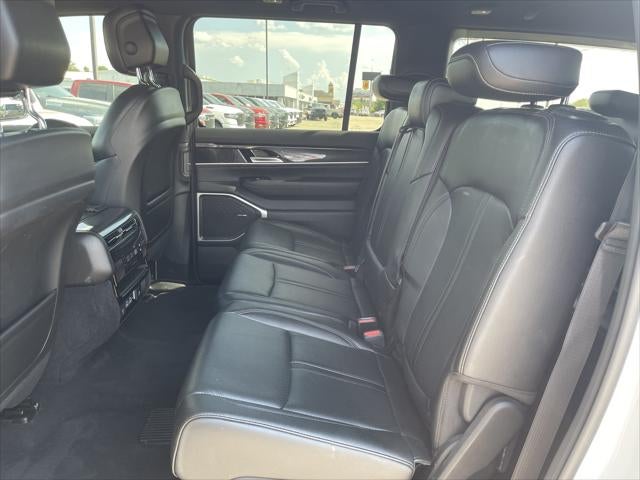 2023 Jeep Wagoneer Base