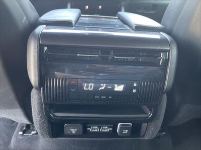 2023 Jeep Wagoneer Base