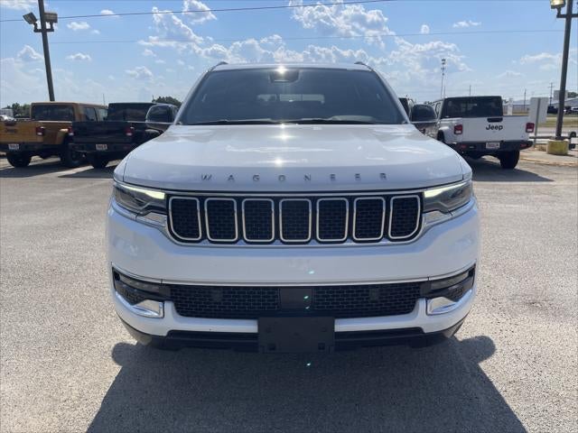 2023 Jeep Wagoneer Base
