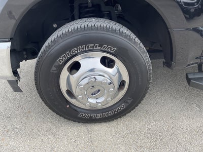 2022 Ford Super Duty F-350 DRW LARIAT