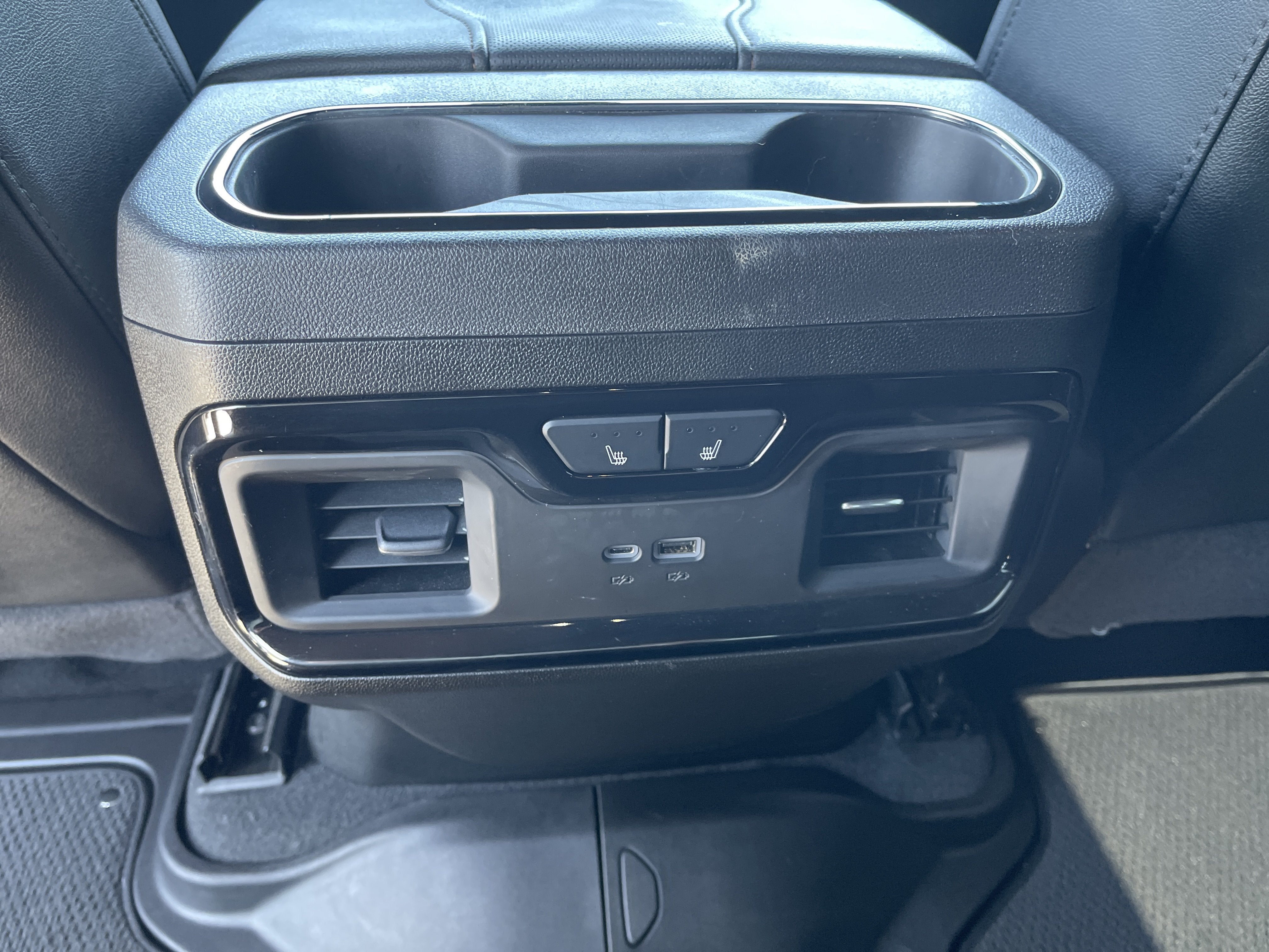 2025 GMC Sierra 3500HD AT4