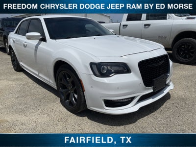 2023 Chrysler 300 Touring L