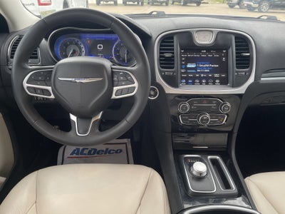 2023 Chrysler 300 Touring L