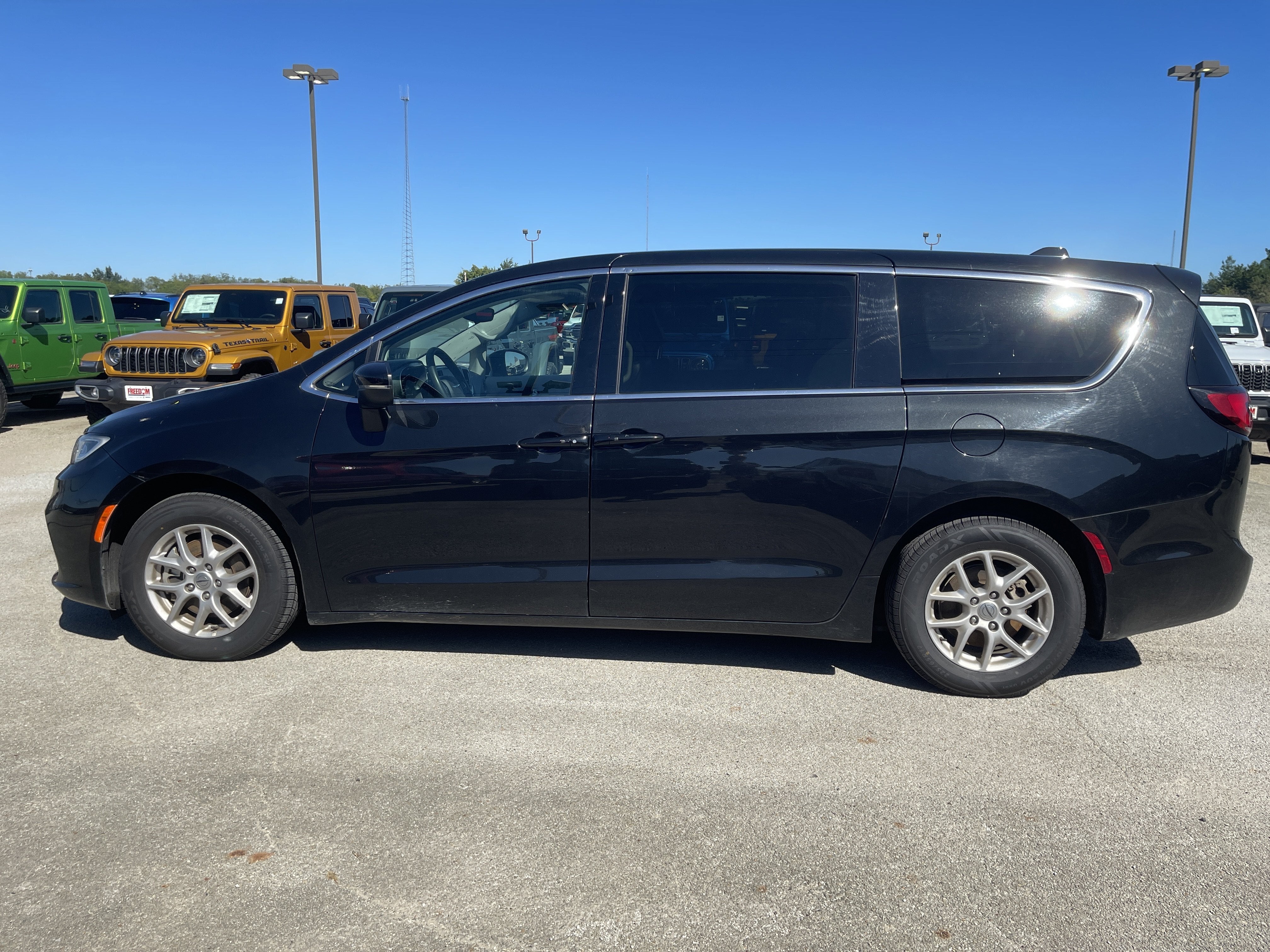 2023 Chrysler Pacifica Touring L