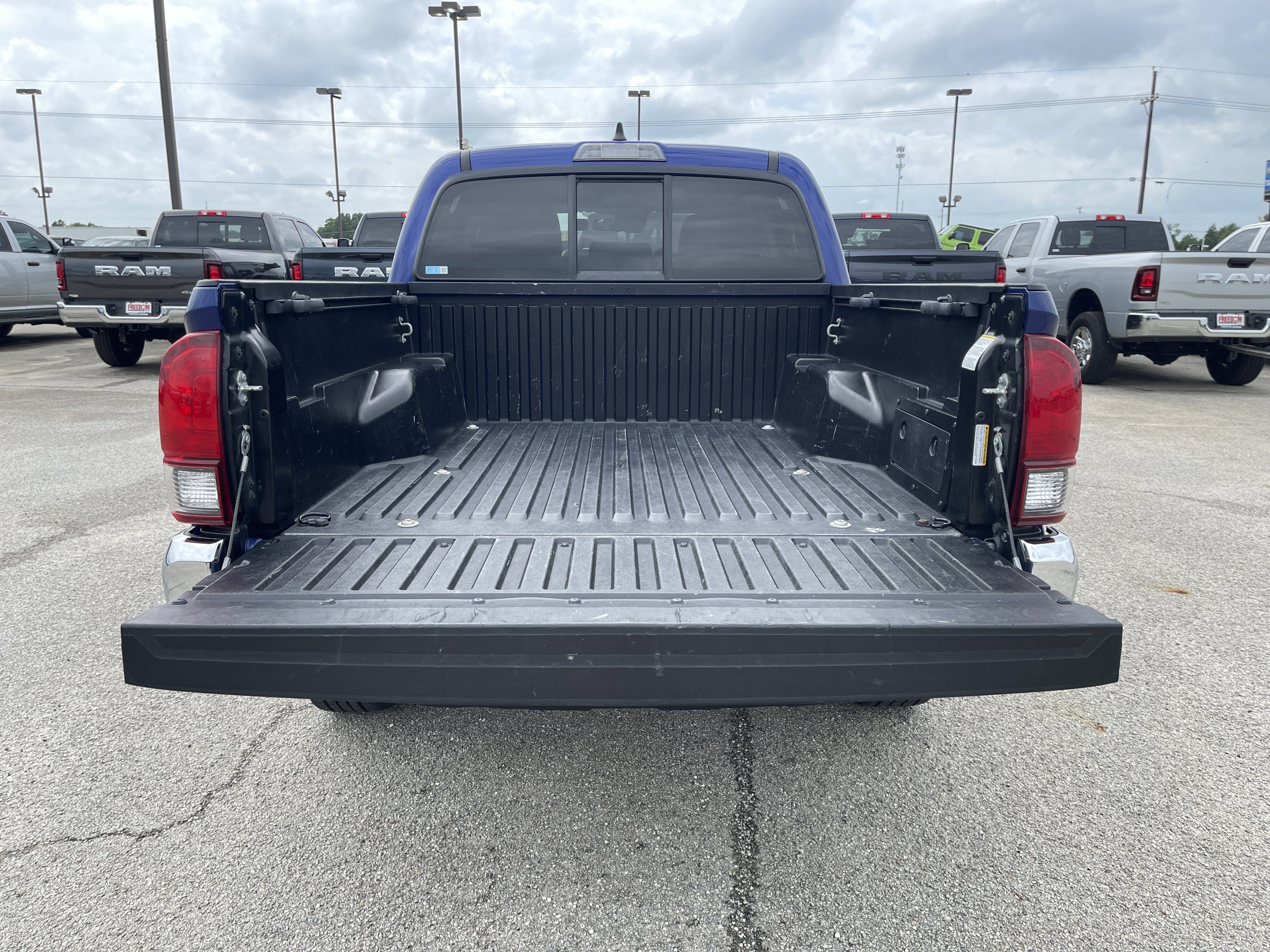 2022 Toyota Tacoma 2WD SR5
