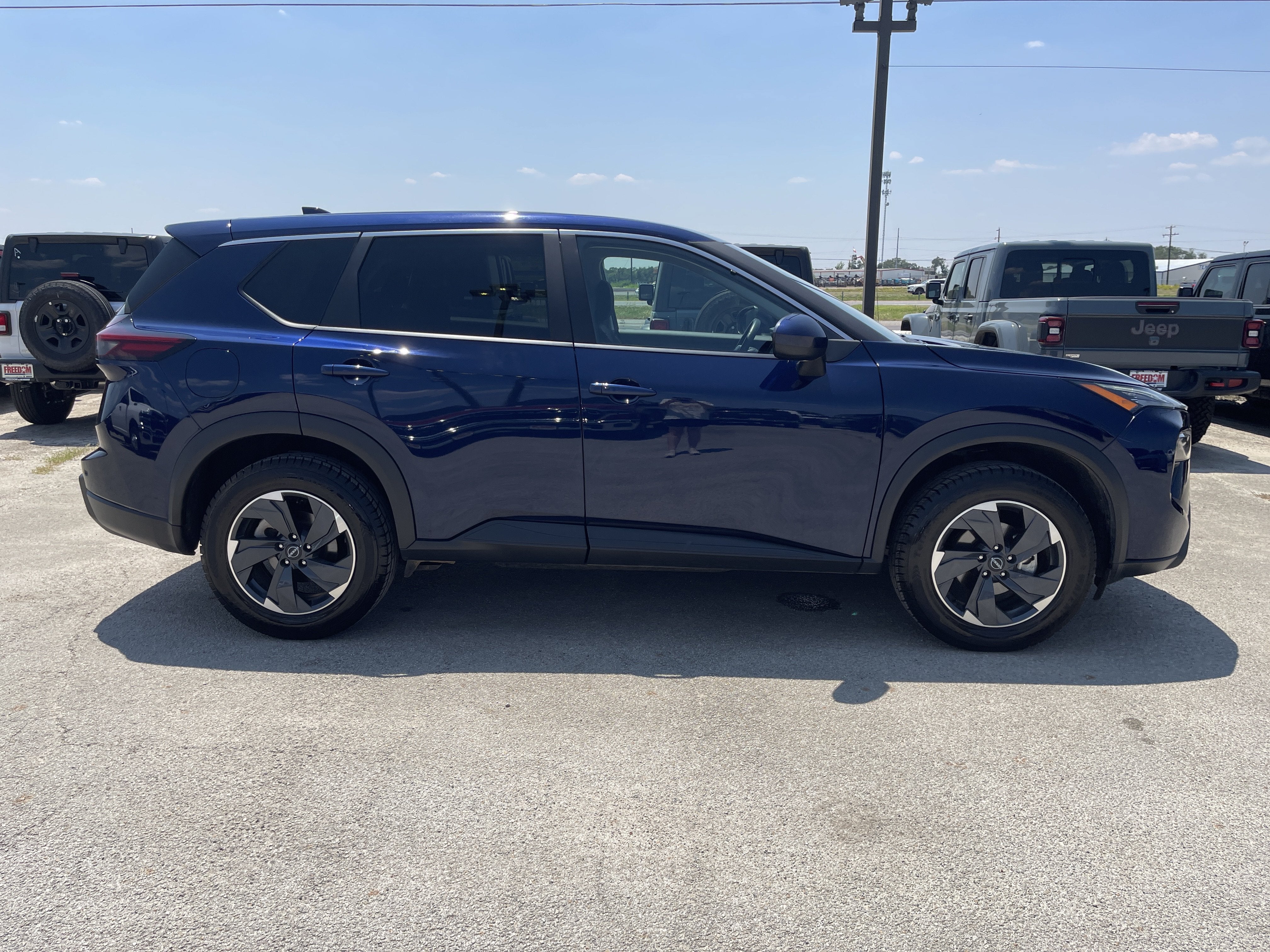 2025 Nissan Rogue SV