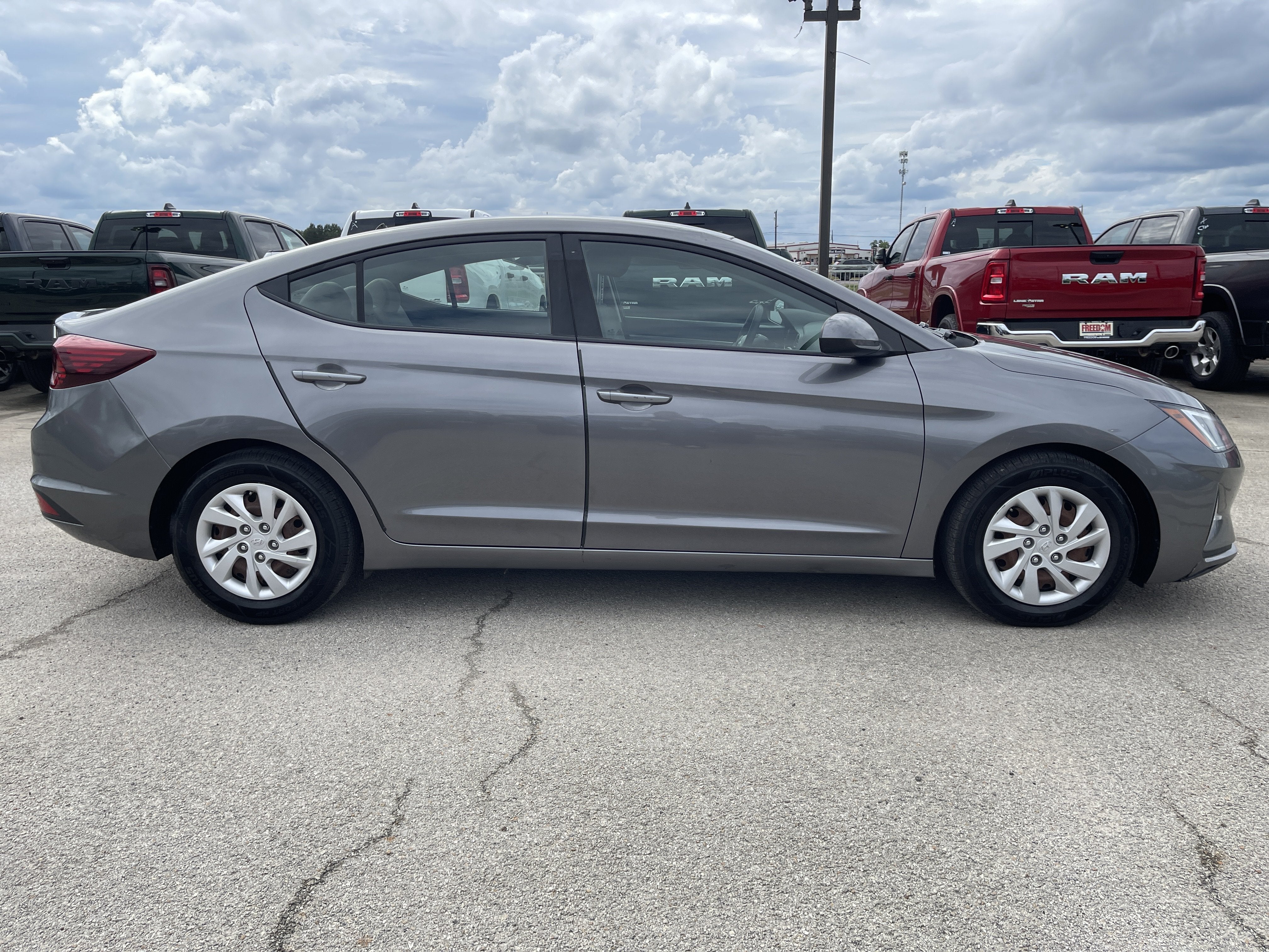 2020 Hyundai Elantra SE