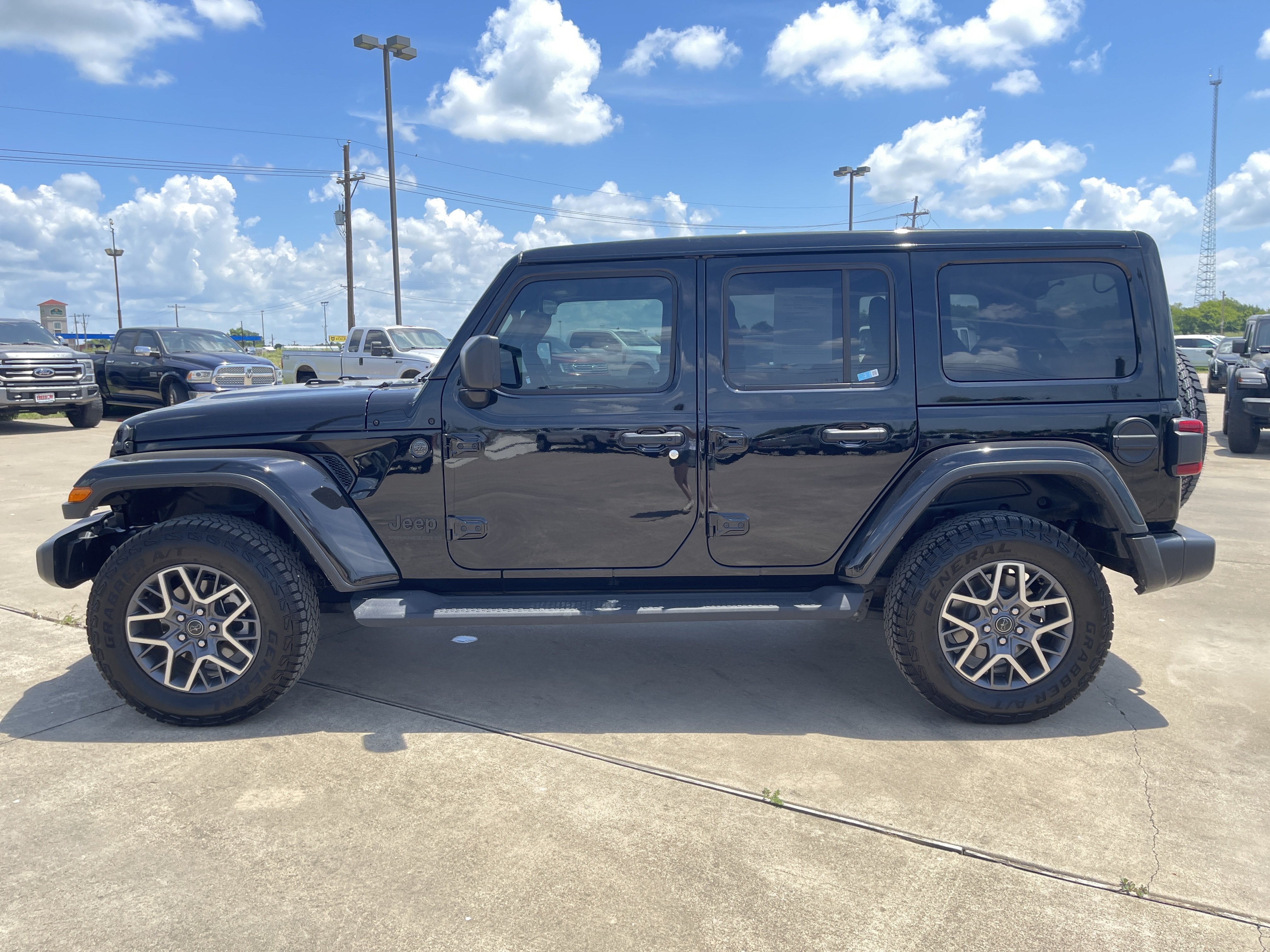 2025 Jeep Wrangler Sahara