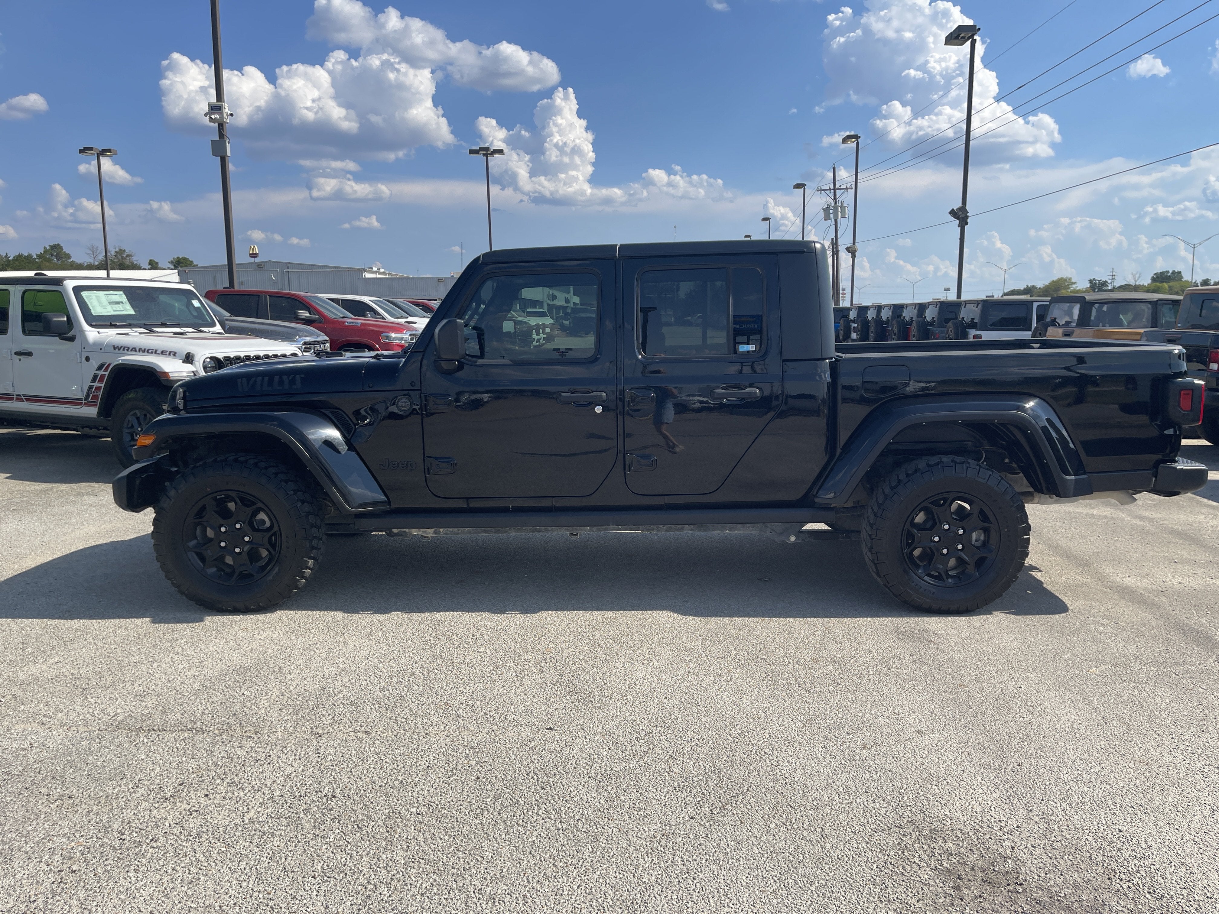 2023 Jeep Gladiator Willys