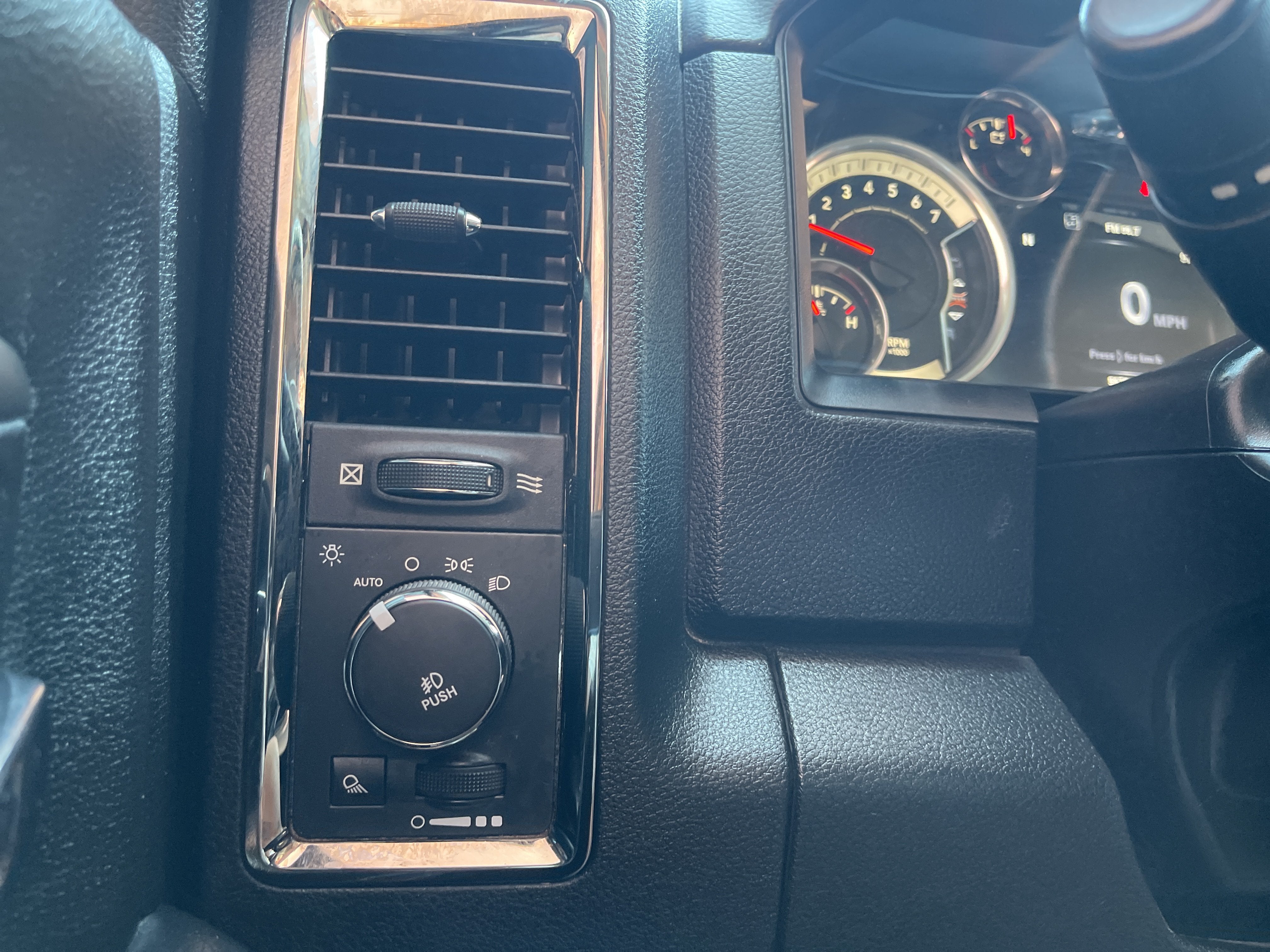 2014 RAM 1500 Sport