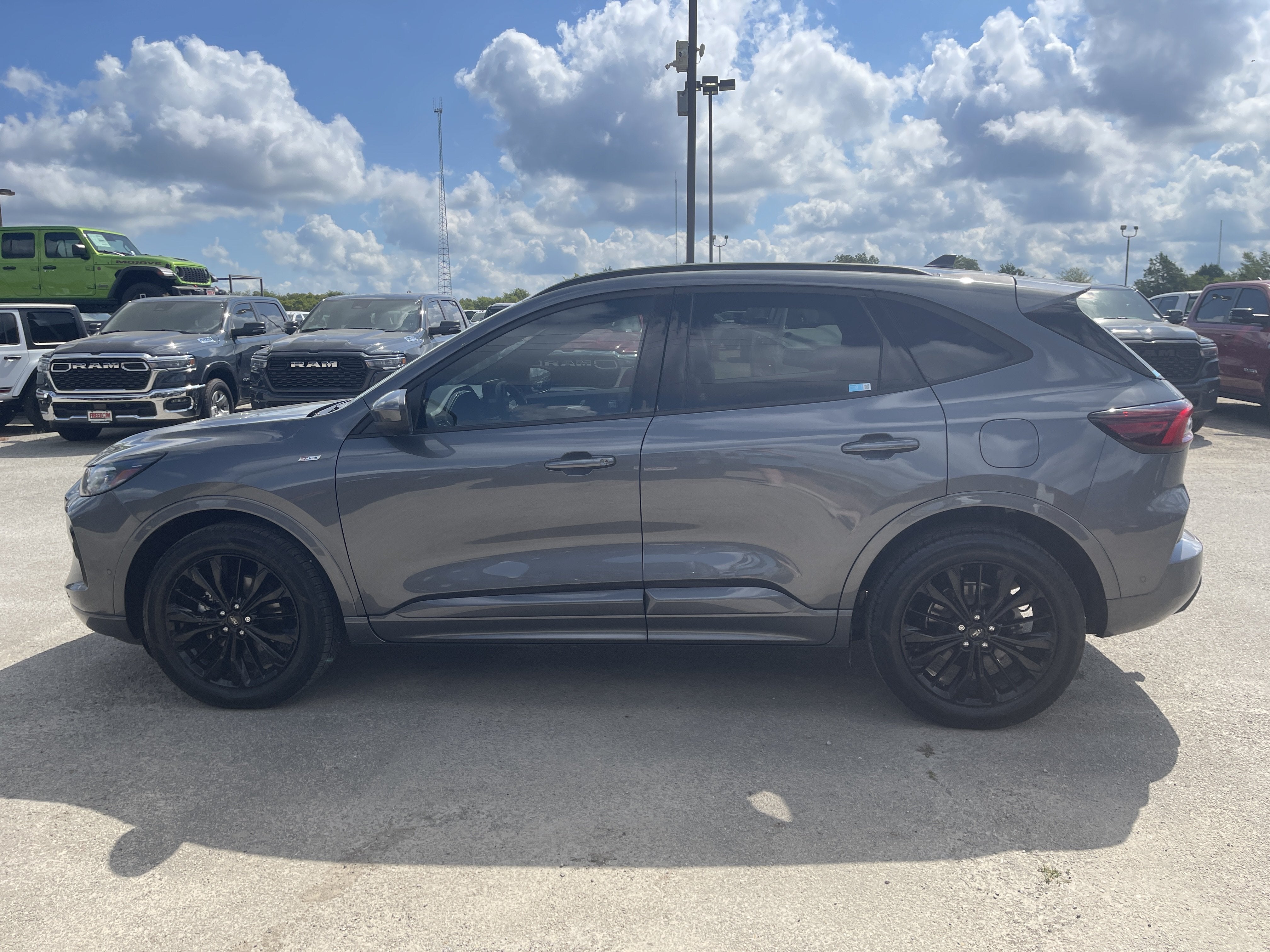 2023 Ford Escape ST-Line Elite