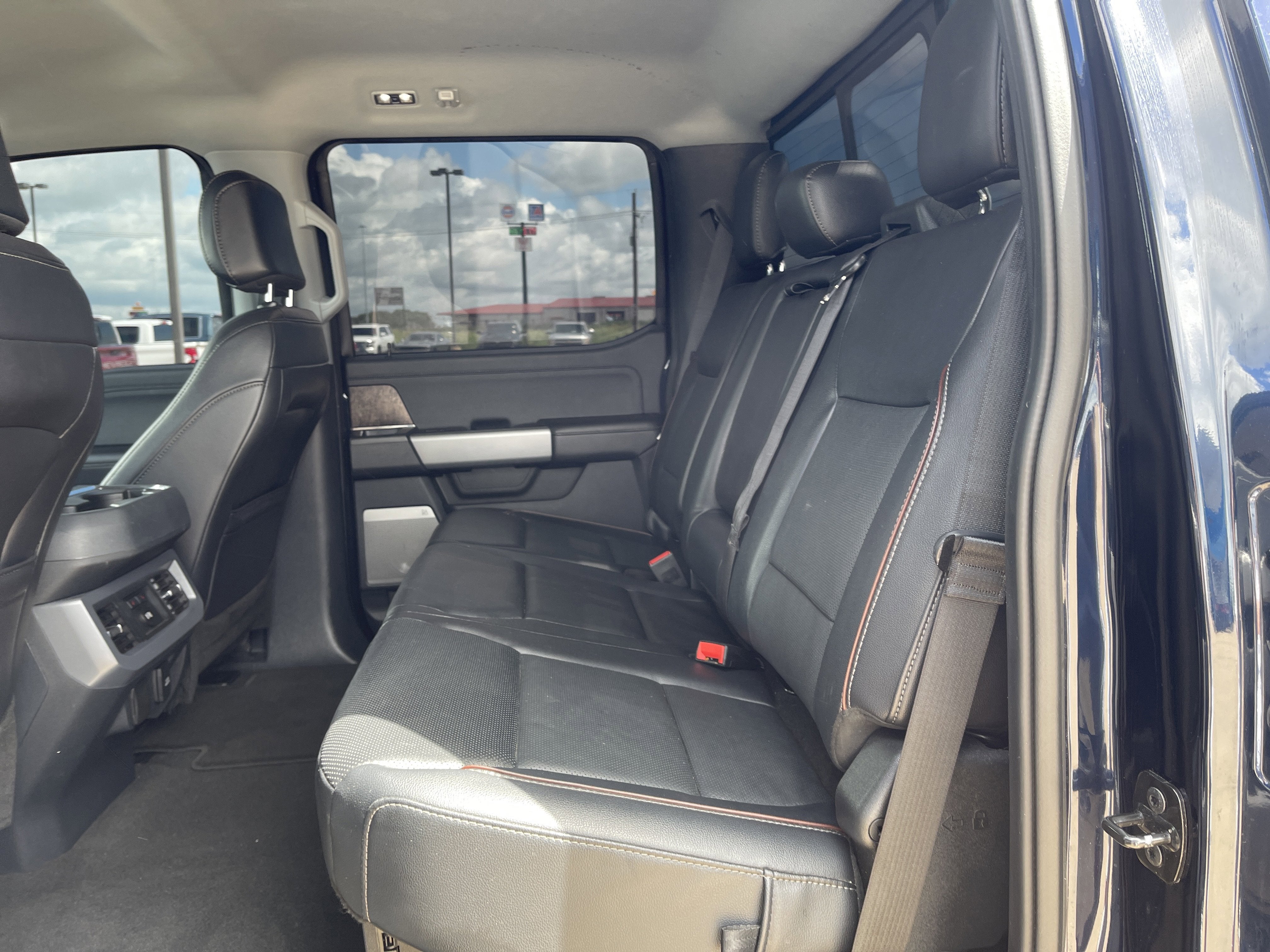 2024 Ford Super Duty F-350 DRW LARIAT