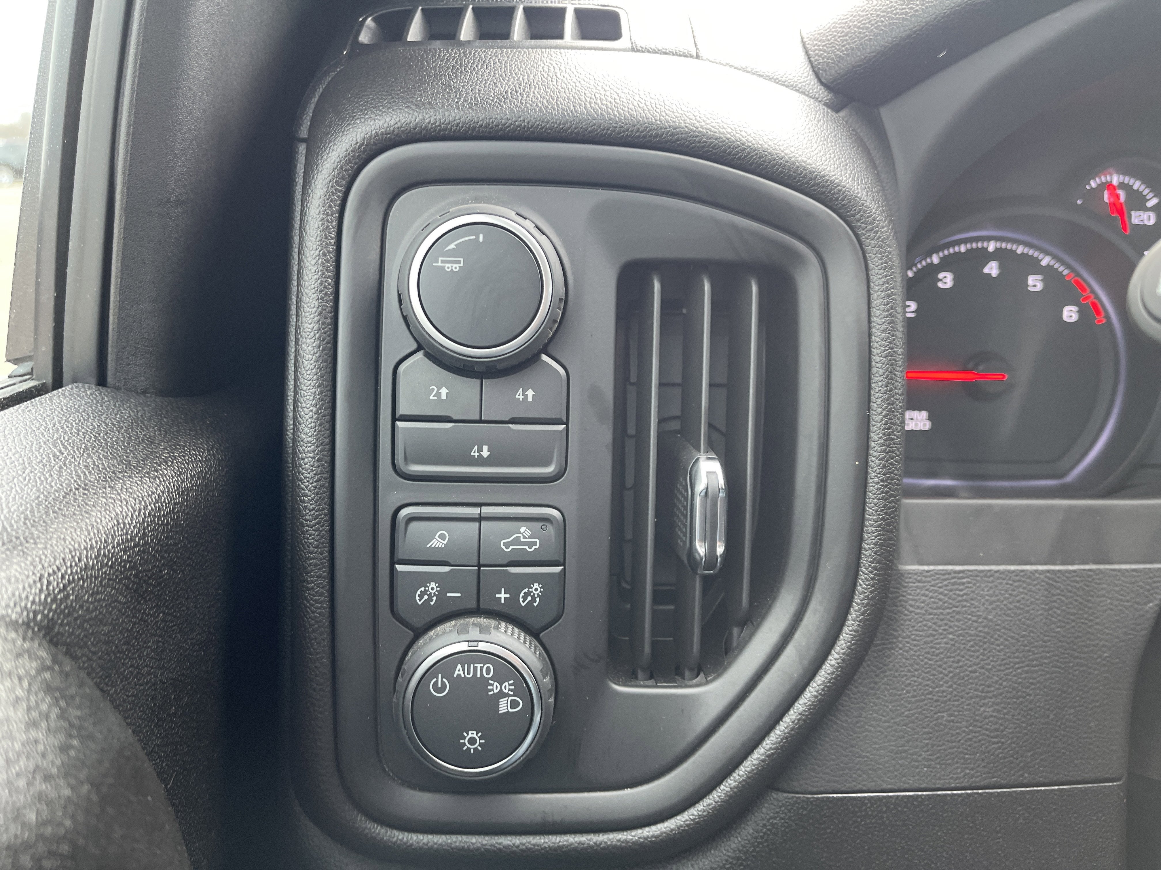 2025 Chevrolet Silverado 2500HD Custom