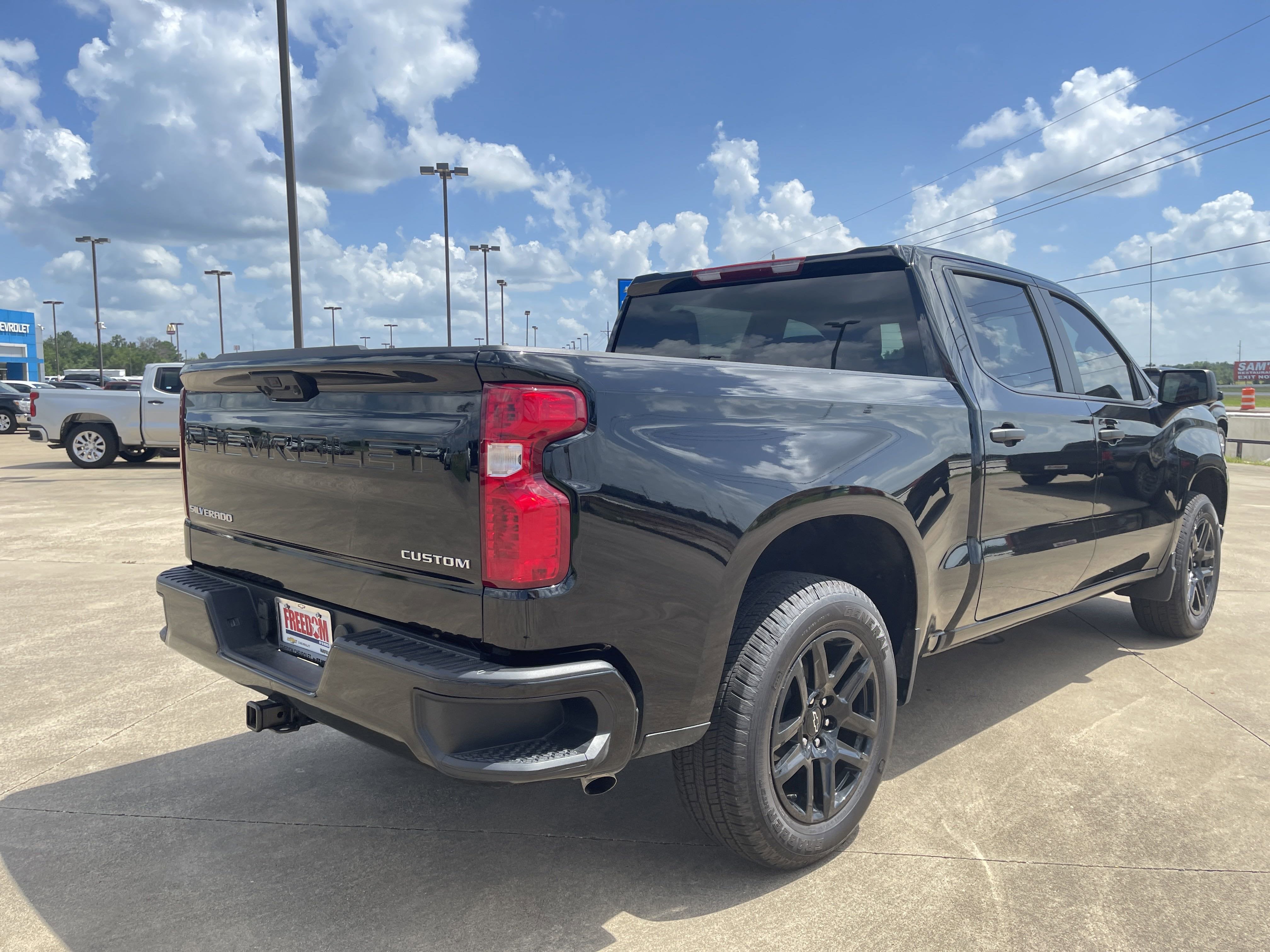 2025 Chevrolet Silverado 1500 Custom
