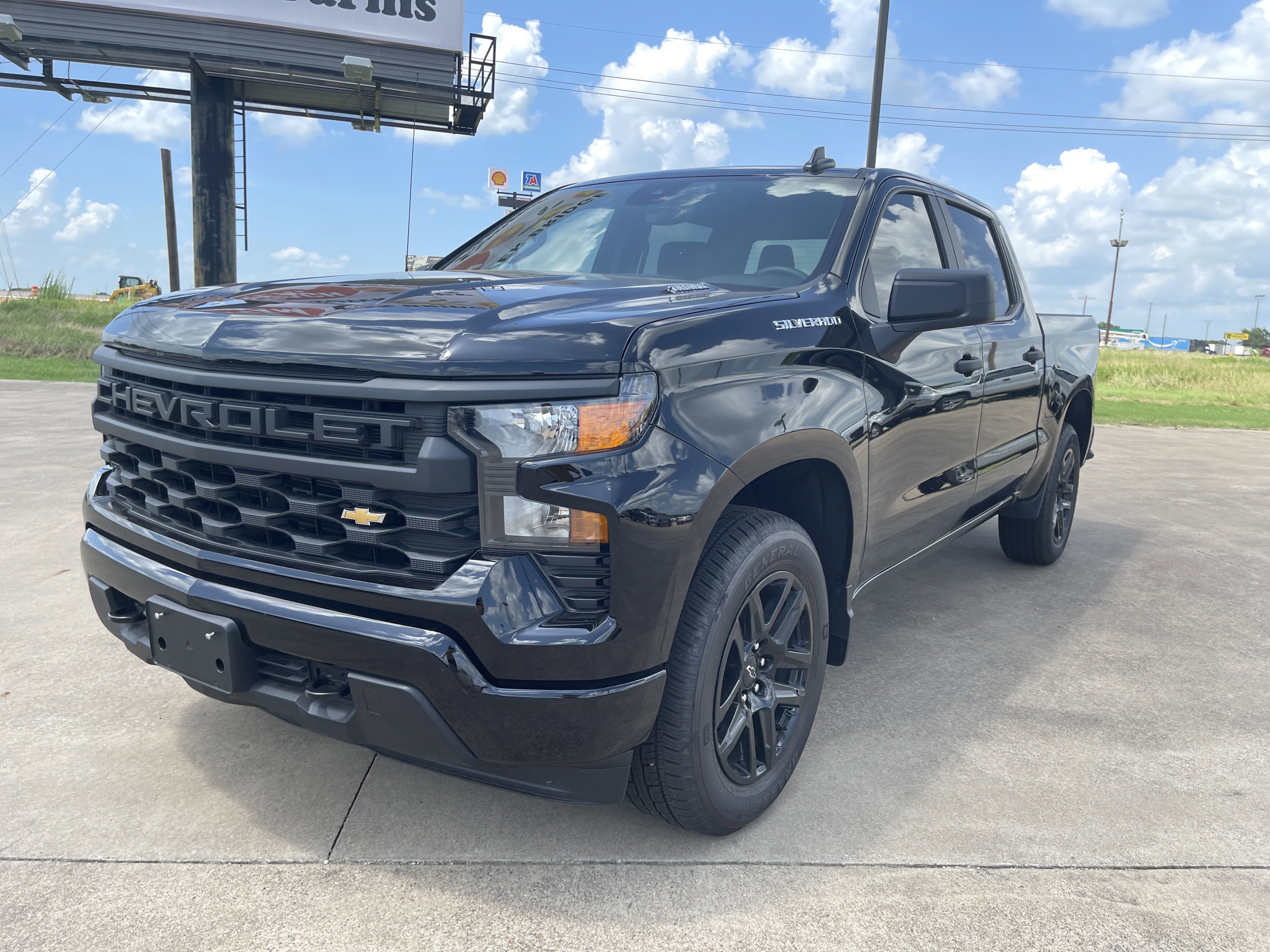 2025 Chevrolet Silverado 1500 Custom