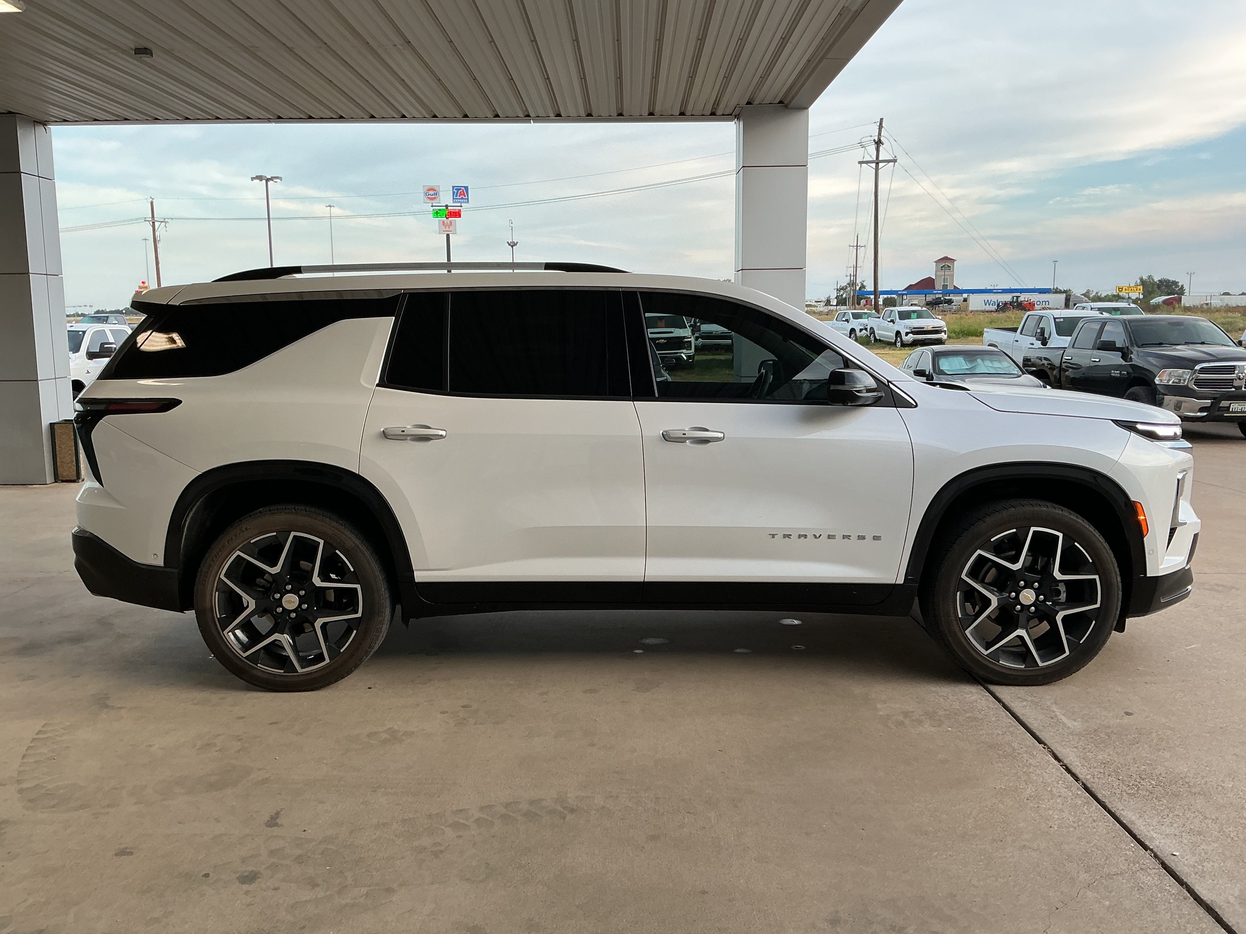 2025 Chevrolet Traverse FWD High Country