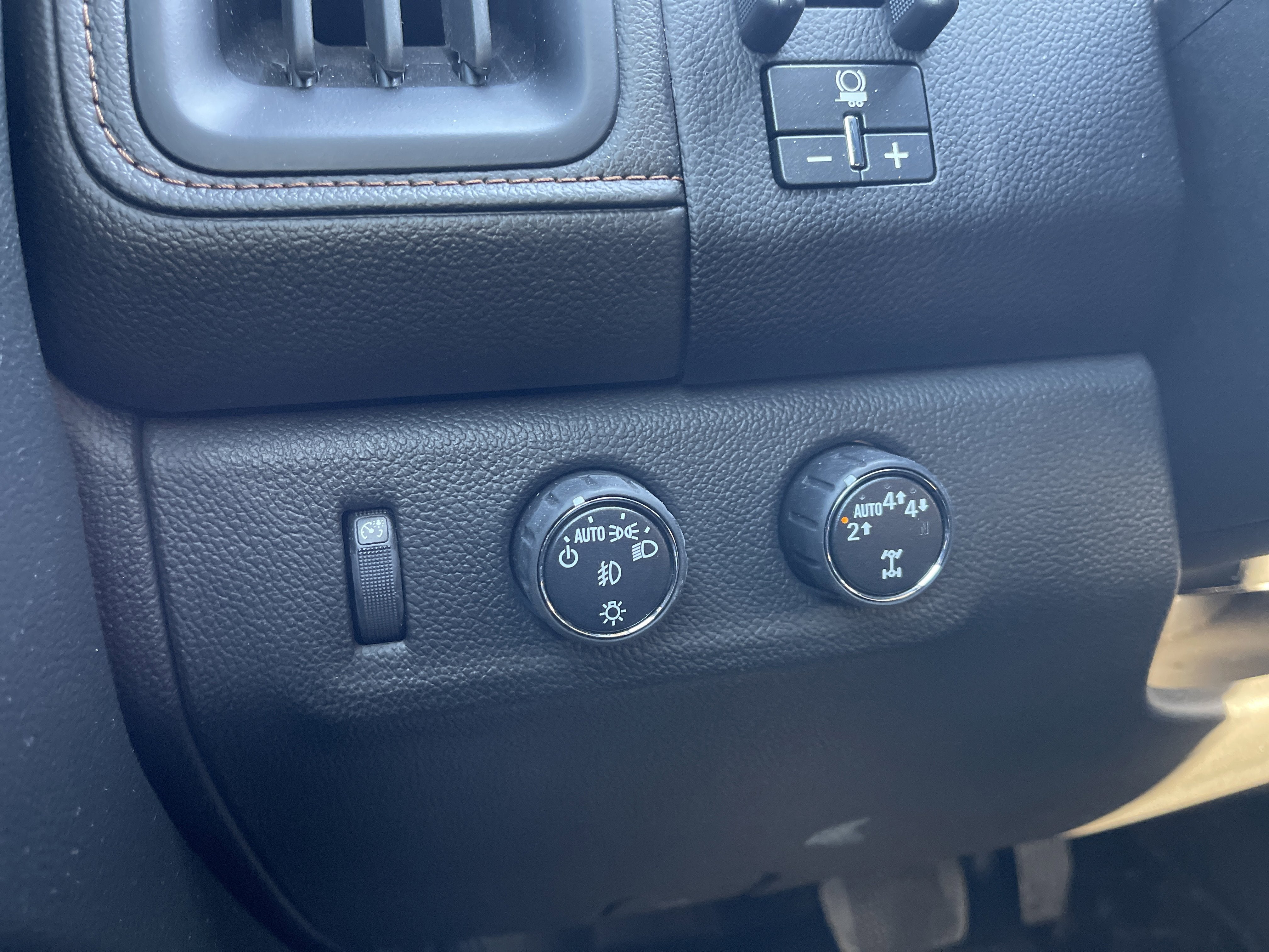 2021 GMC Canyon 4WD AT4 w/Leather