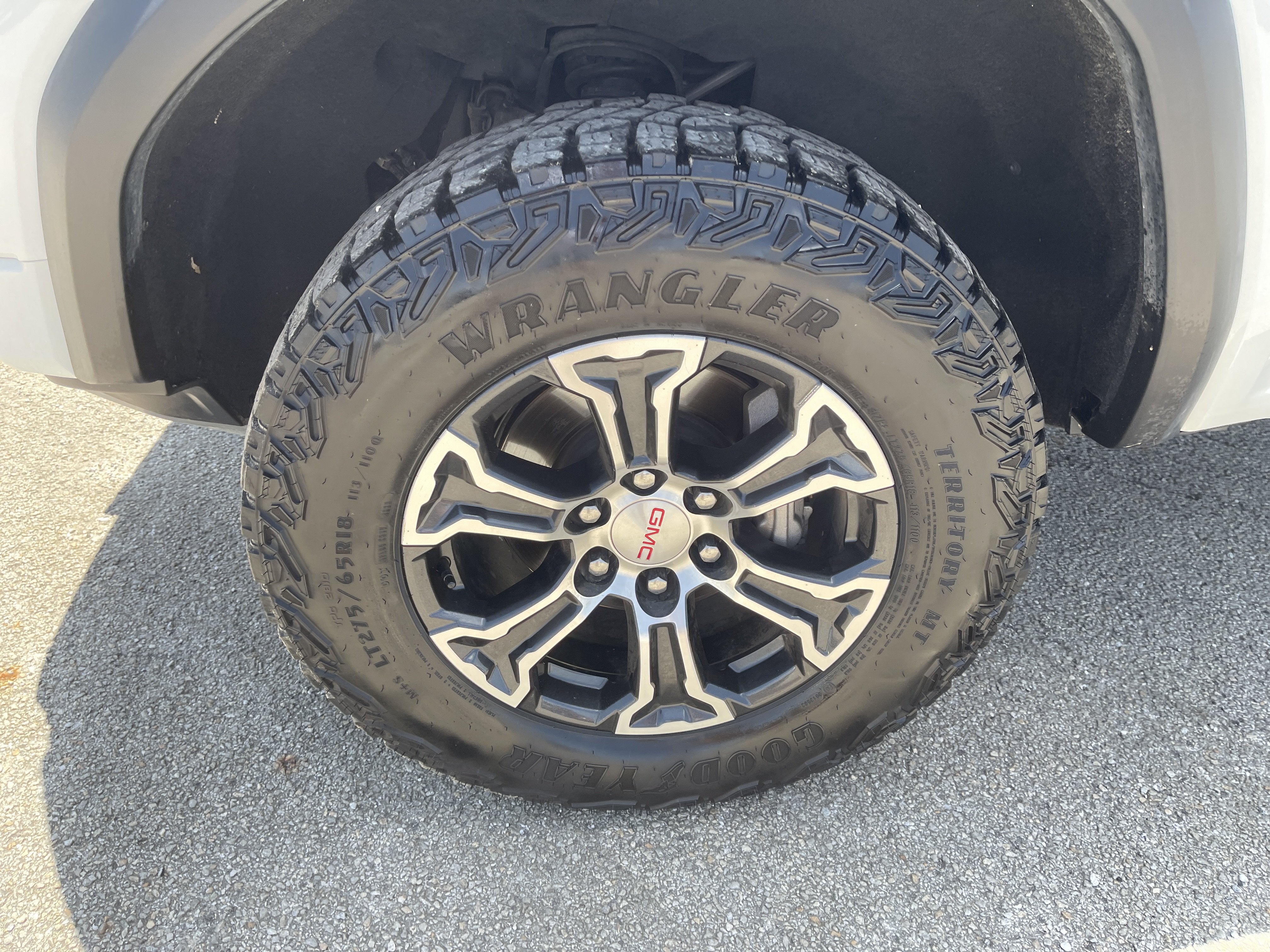 2024 GMC Canyon 4WD AT4