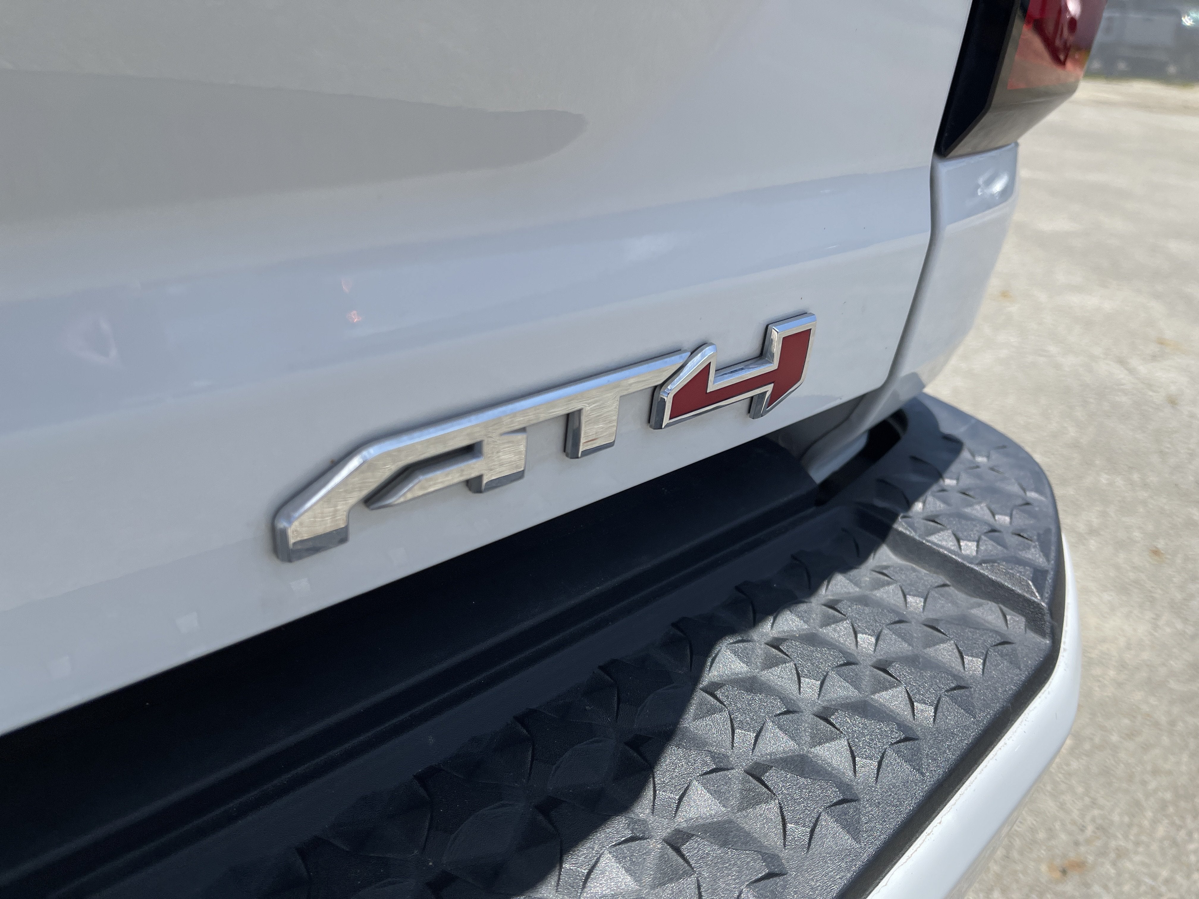 2024 GMC Canyon 4WD AT4