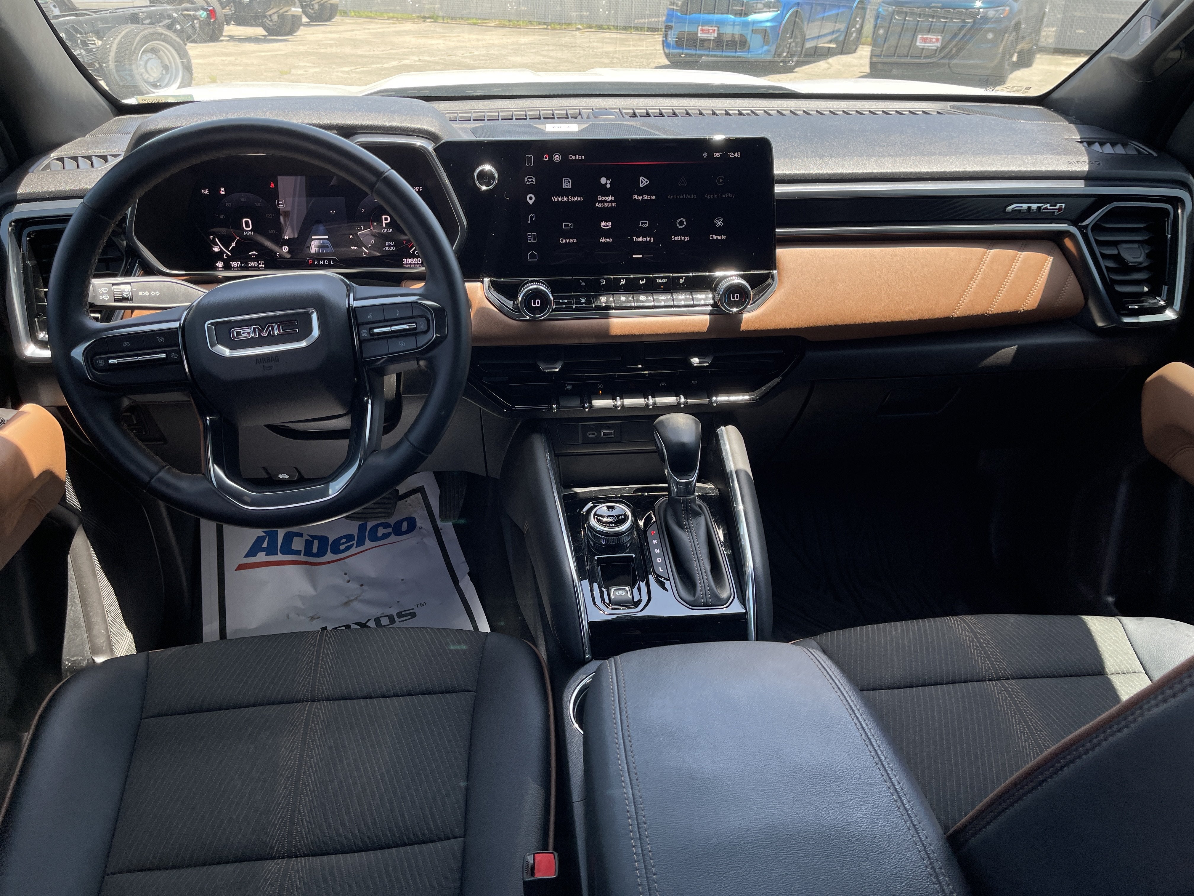 2024 GMC Canyon 4WD AT4