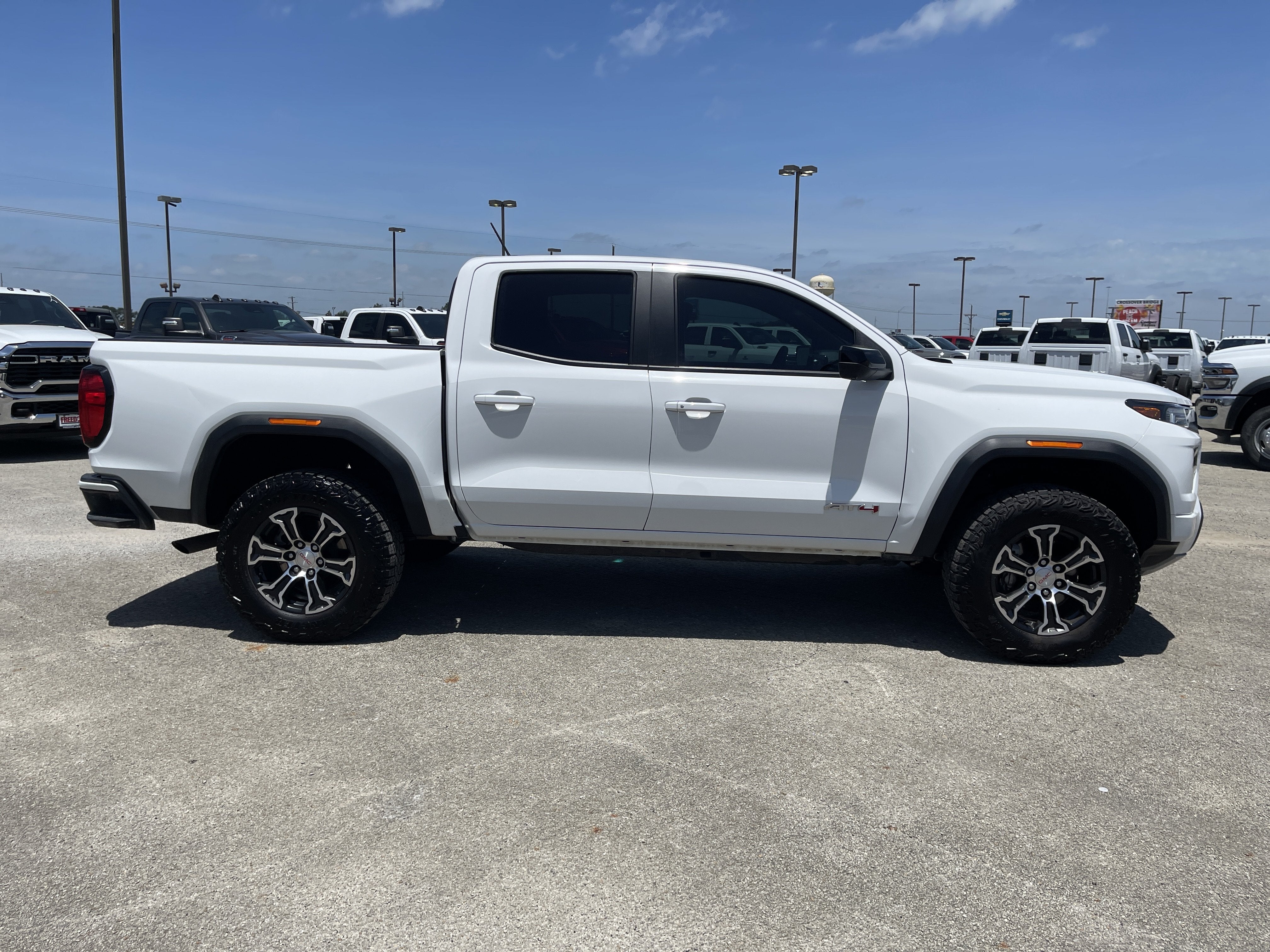2024 GMC Canyon 4WD AT4