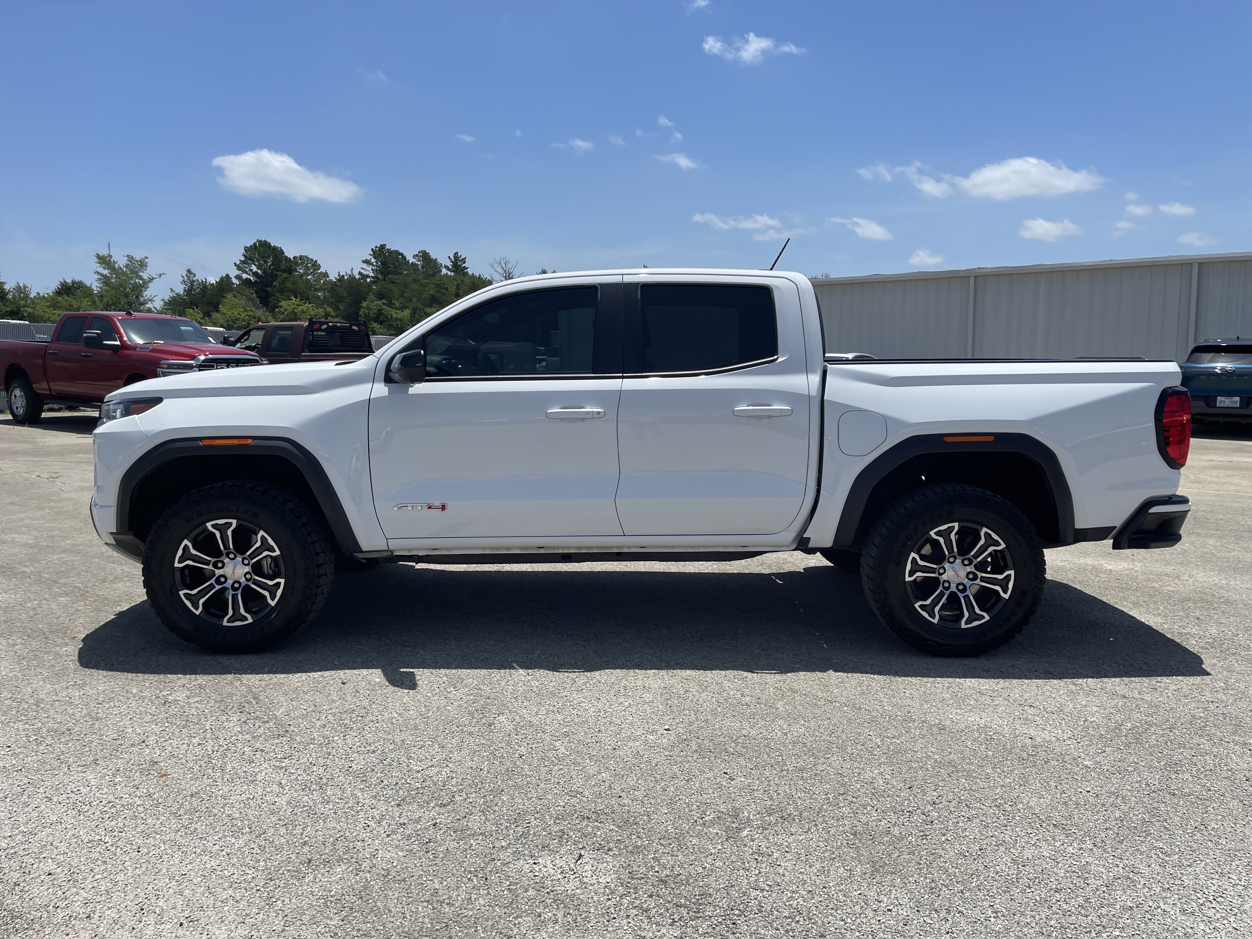 2024 GMC Canyon 4WD AT4