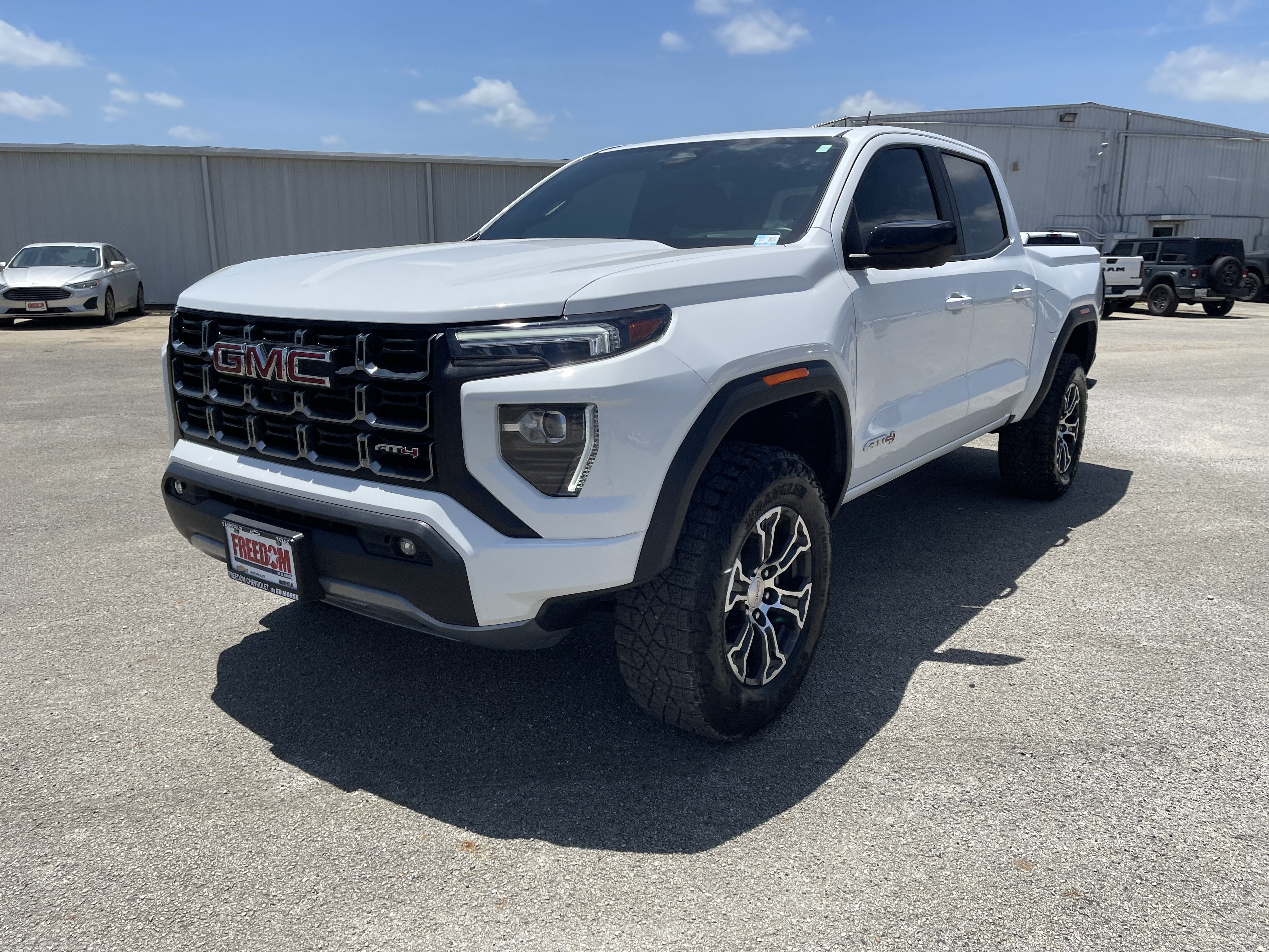 2024 GMC Canyon 4WD AT4