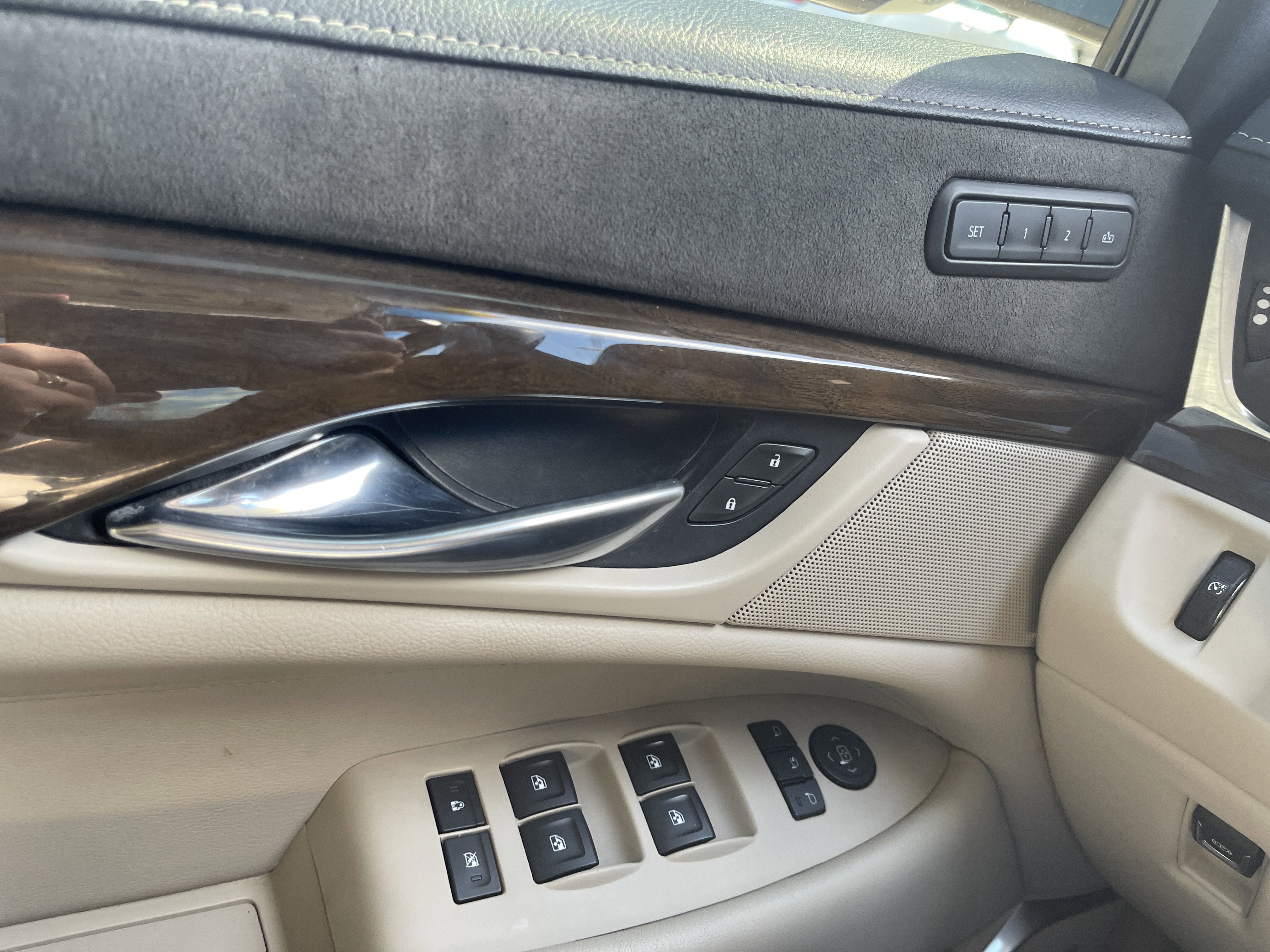 2020 Cadillac Escalade Premium Luxury