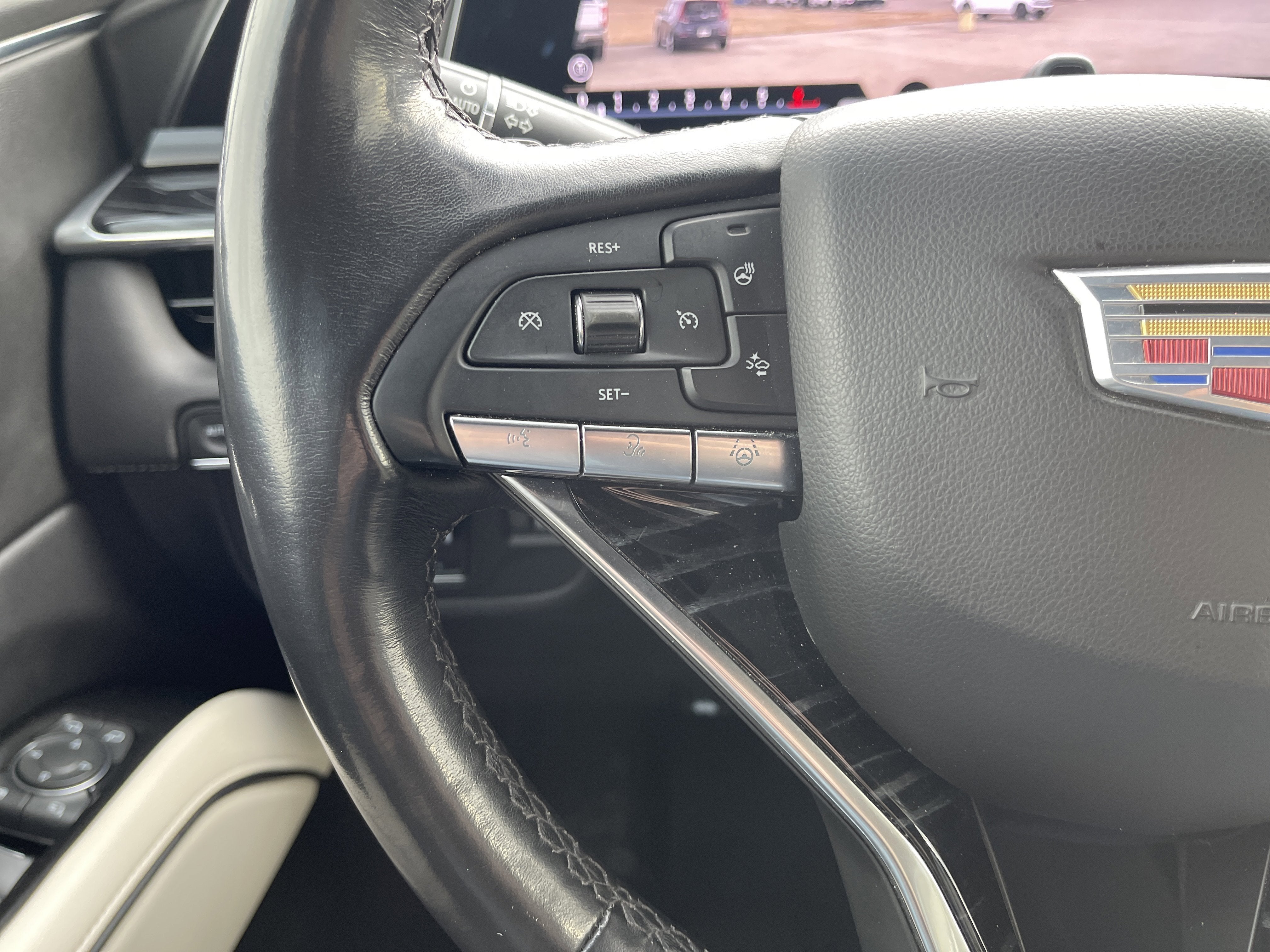 2022 Cadillac Escalade Sport