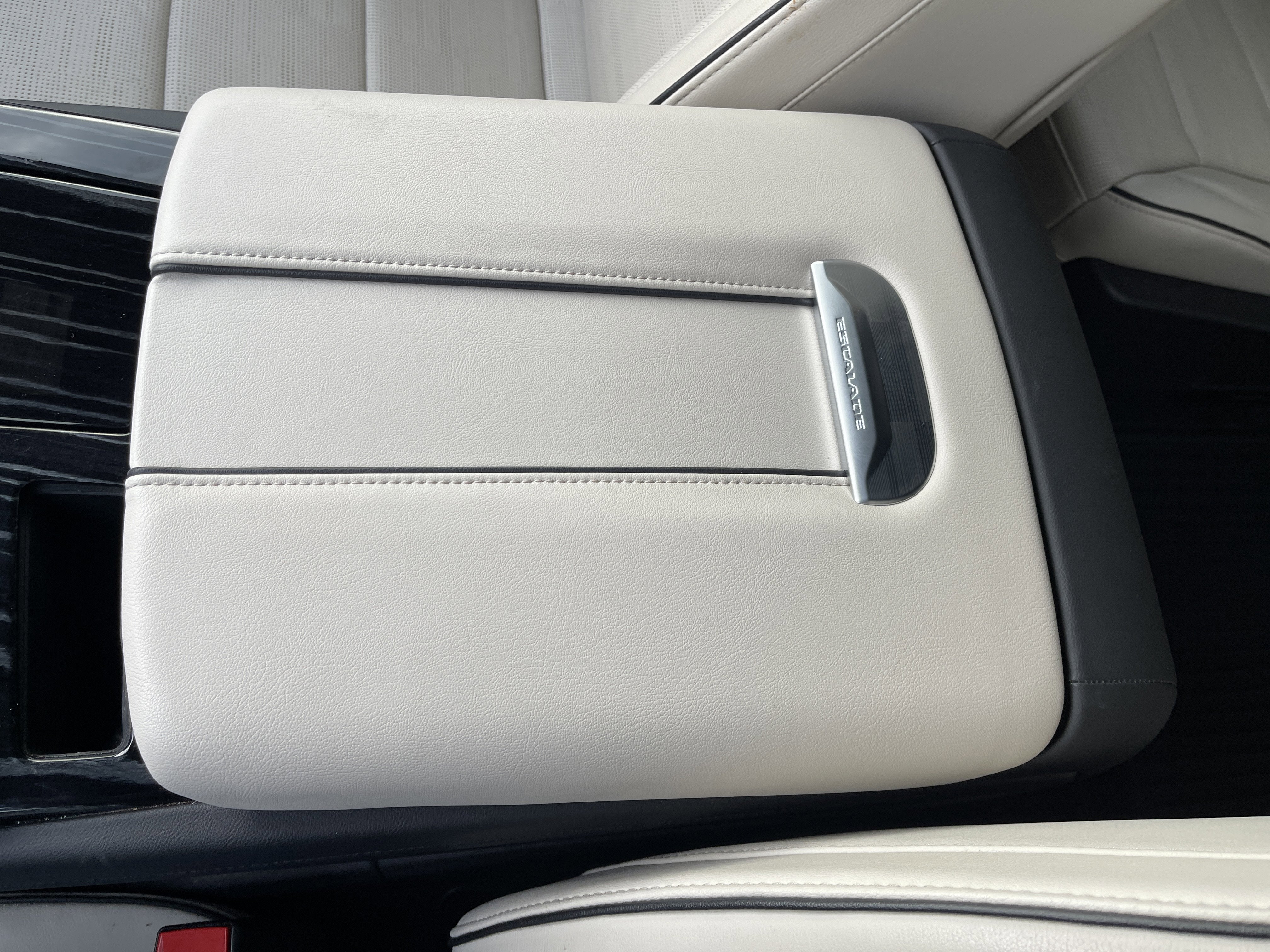 2022 Cadillac Escalade Sport