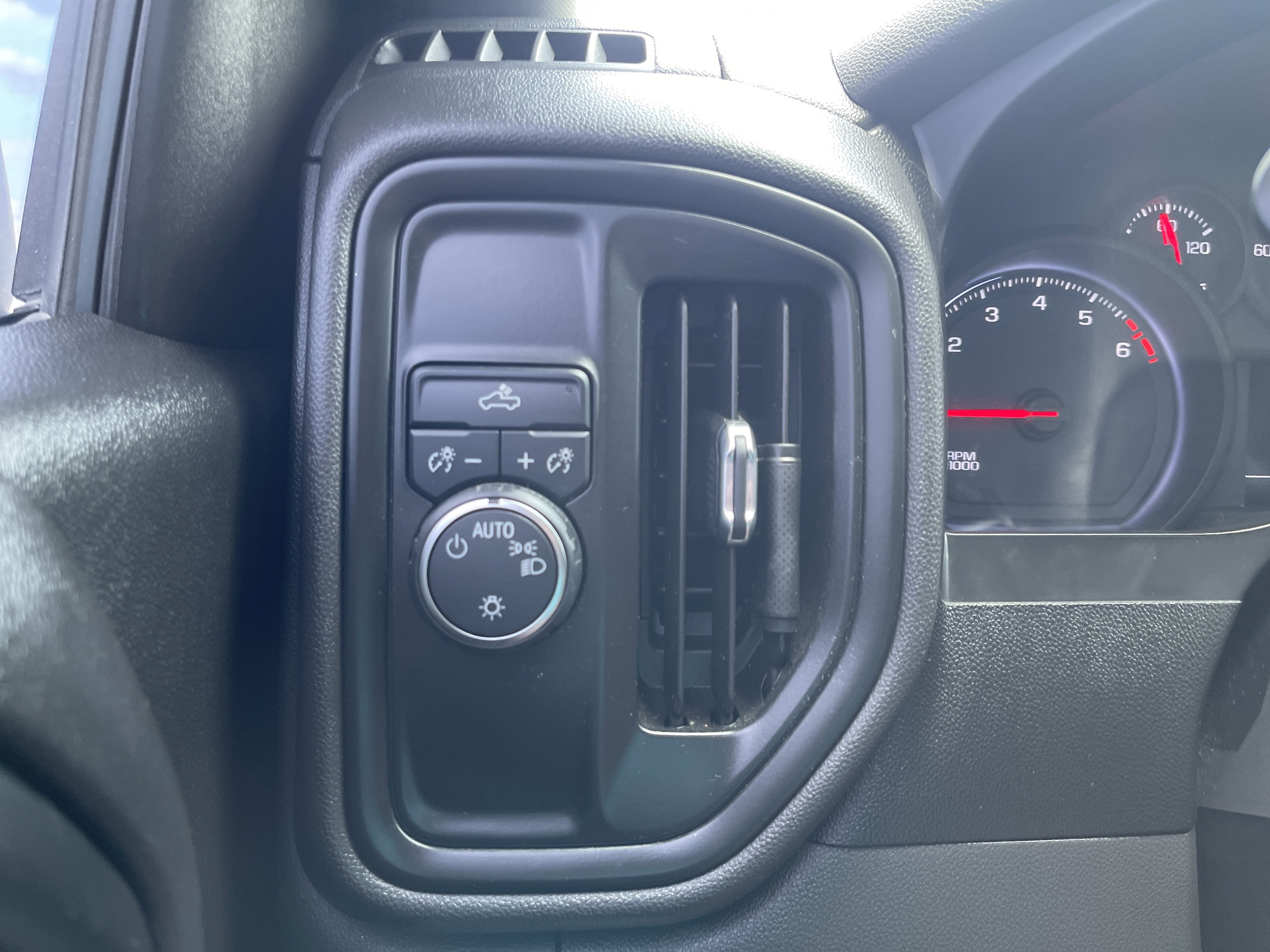 2019 Chevrolet Silverado 1500 Custom