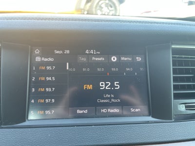 2017 Kia Cadenza Premium